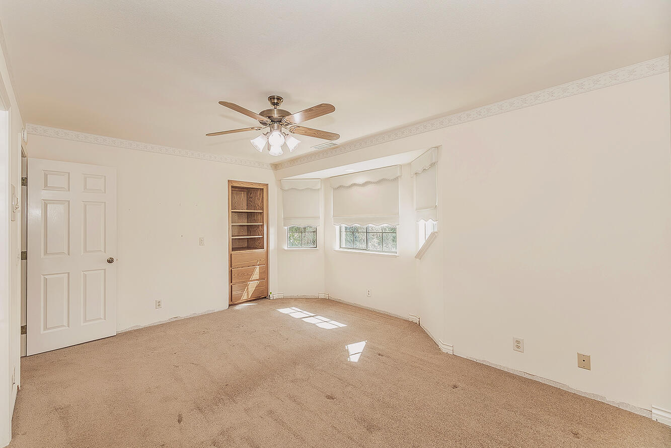 5536 W Prospect Dr, Visalia, CA 93291