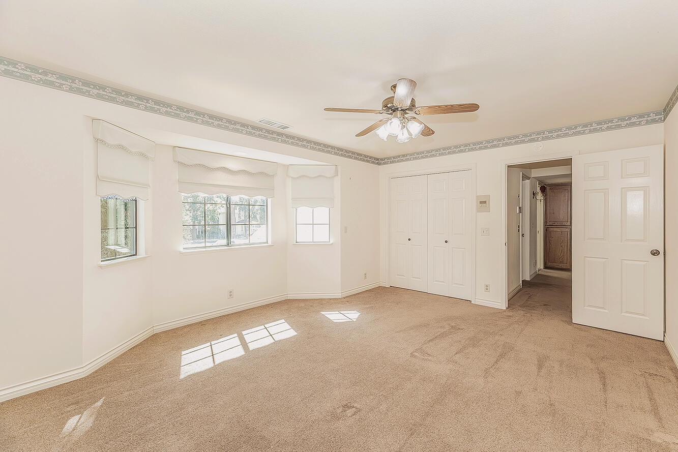5536 W Prospect Dr, Visalia, CA 93291