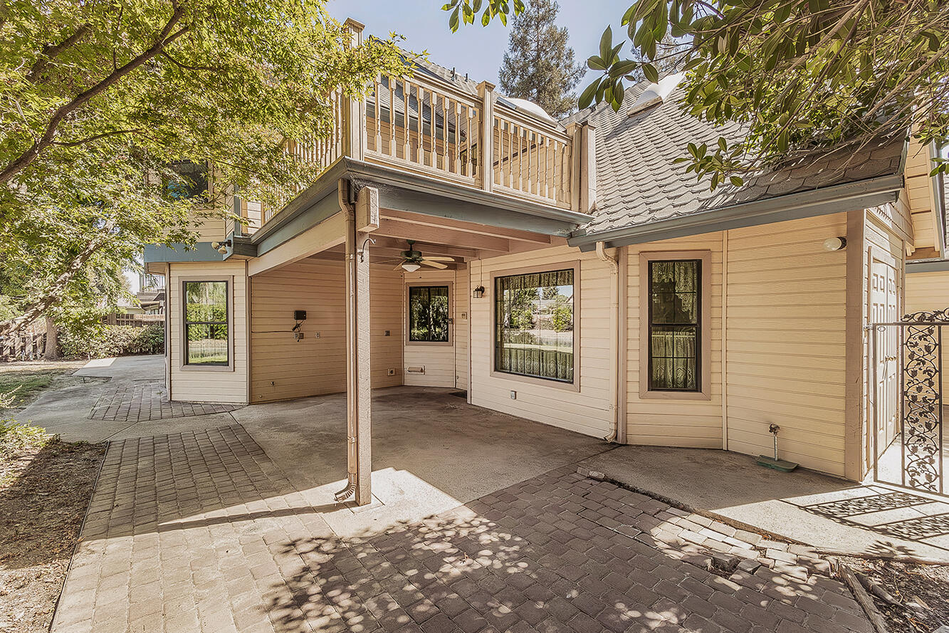 5536 W Prospect Dr, Visalia, CA 93291