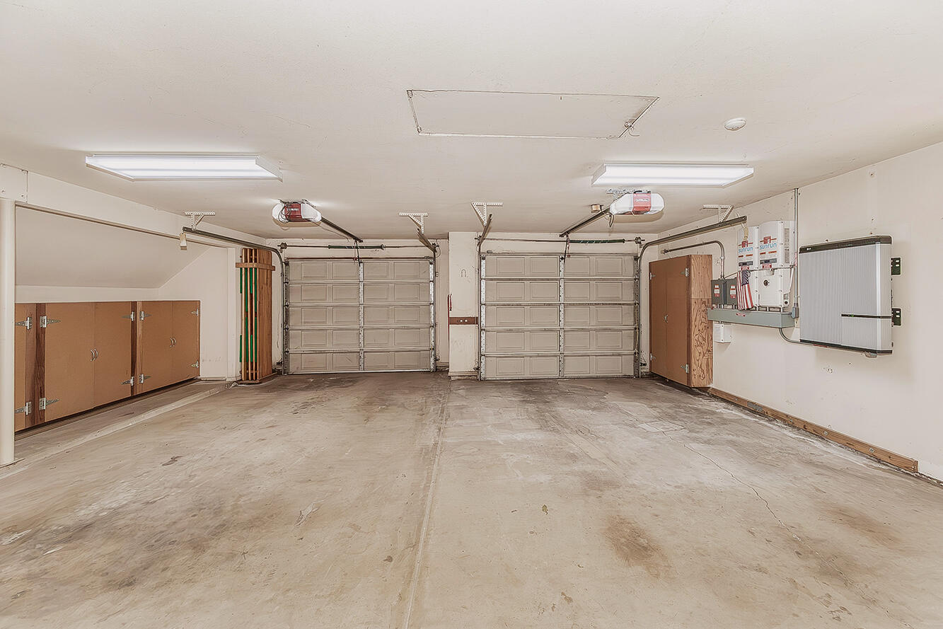 5536 W Prospect Dr, Visalia, CA 93291