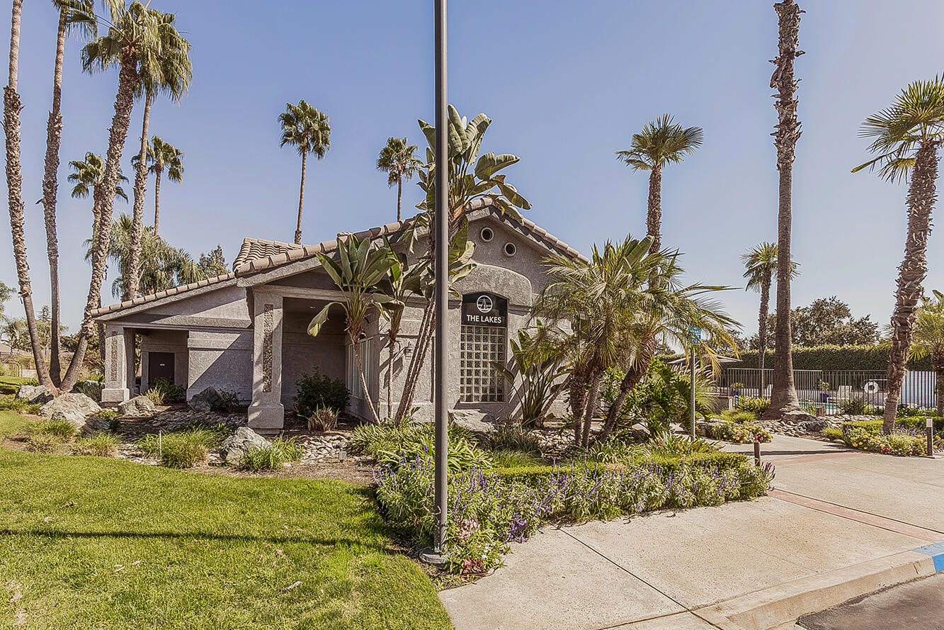 5536 W Prospect Dr, Visalia, CA 93291