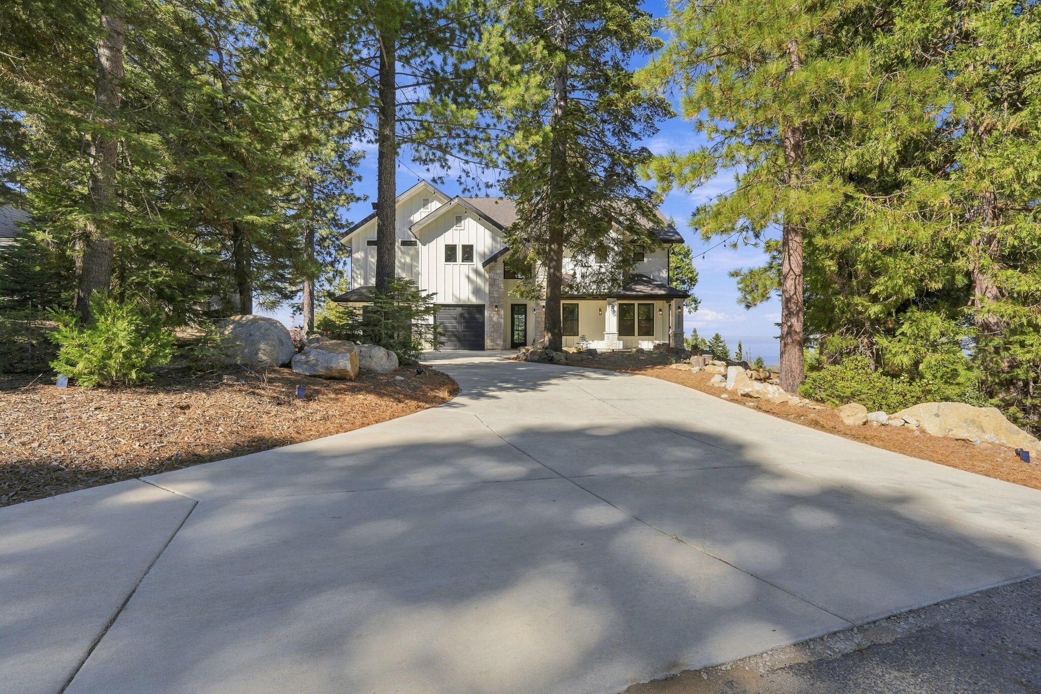 39852 Mountain Heather Ln, Shaver Lake, CA 93664