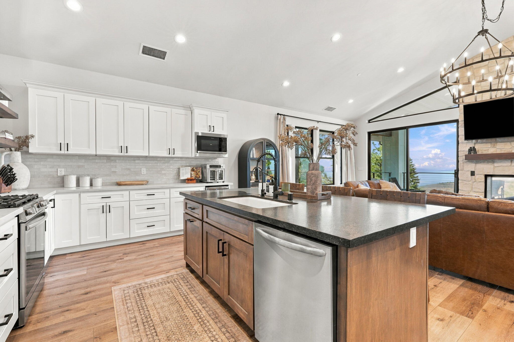 39852 Mountain Heather Ln, Shaver Lake, CA 93664