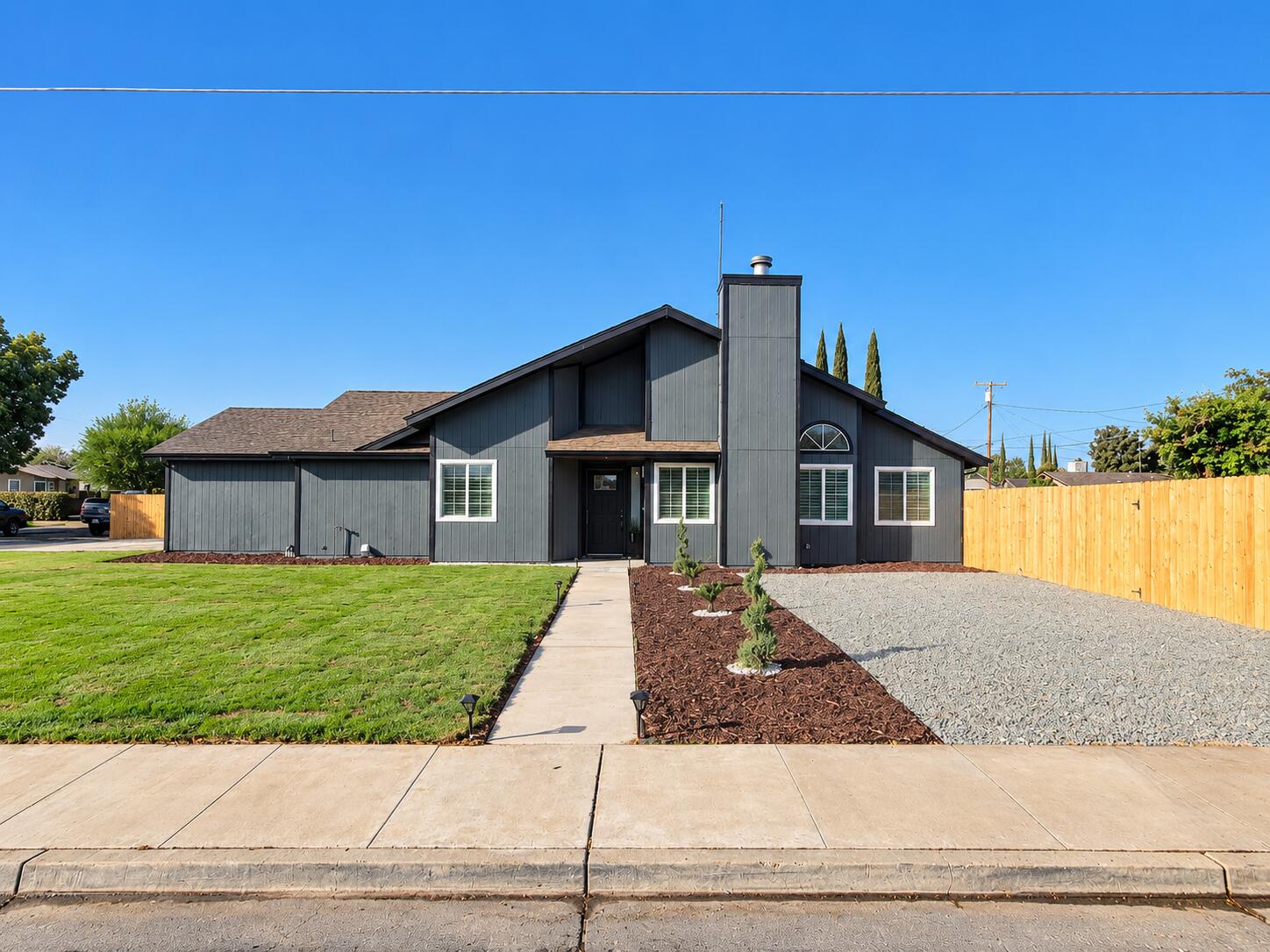 281 Waldo Ave, Exeter, CA 93221