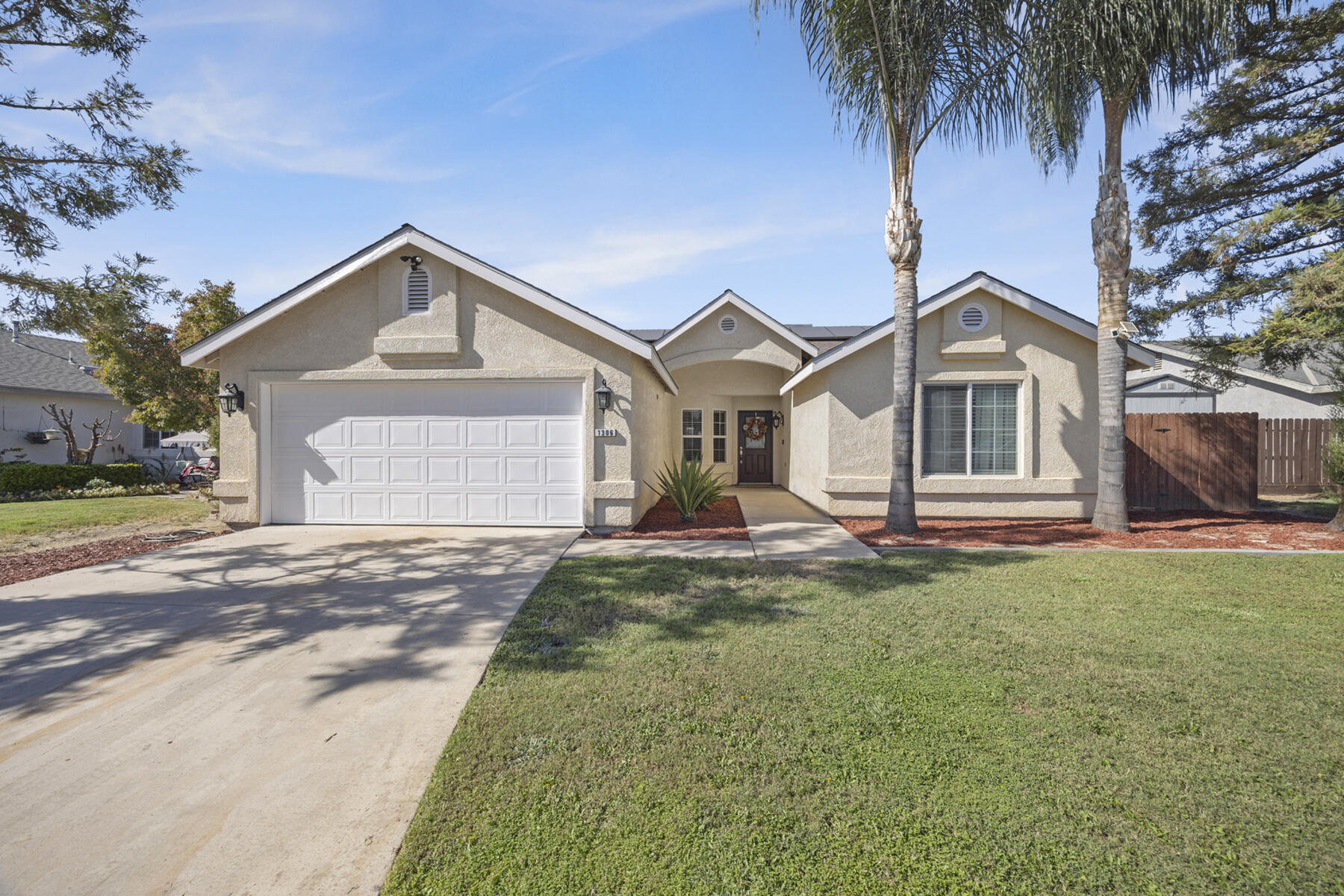 1306 River Springs Dr, Porterville, CA 93257