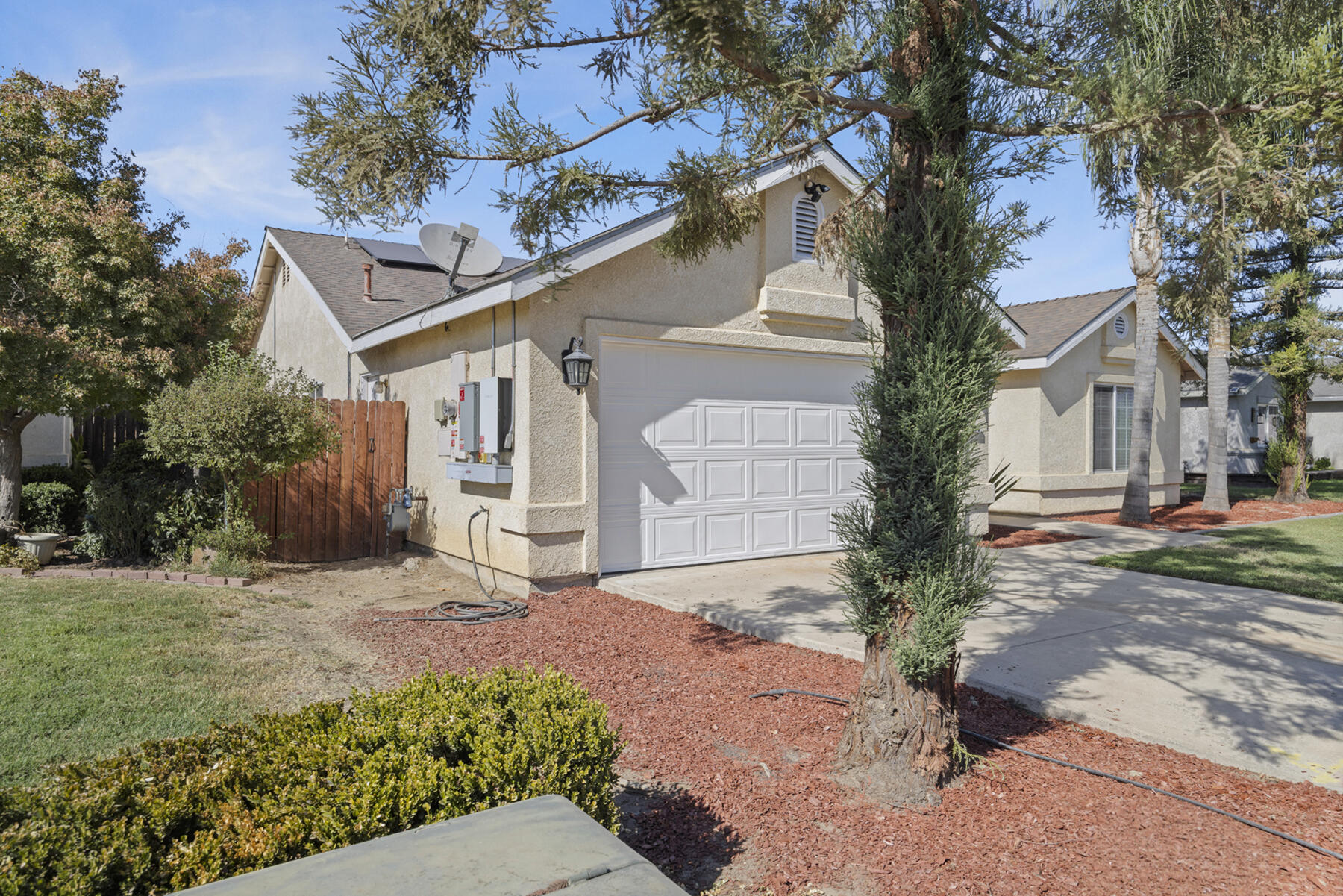 1306 River Springs Dr, Porterville, CA 93257