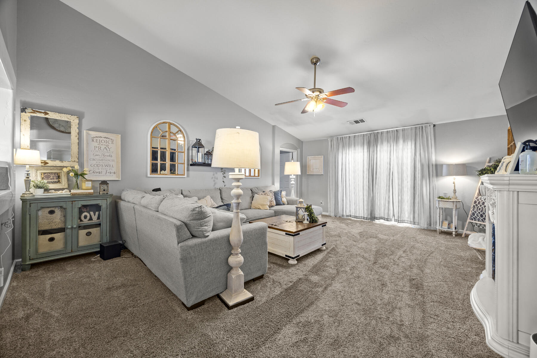 1306 River Springs Dr, Porterville, CA 93257