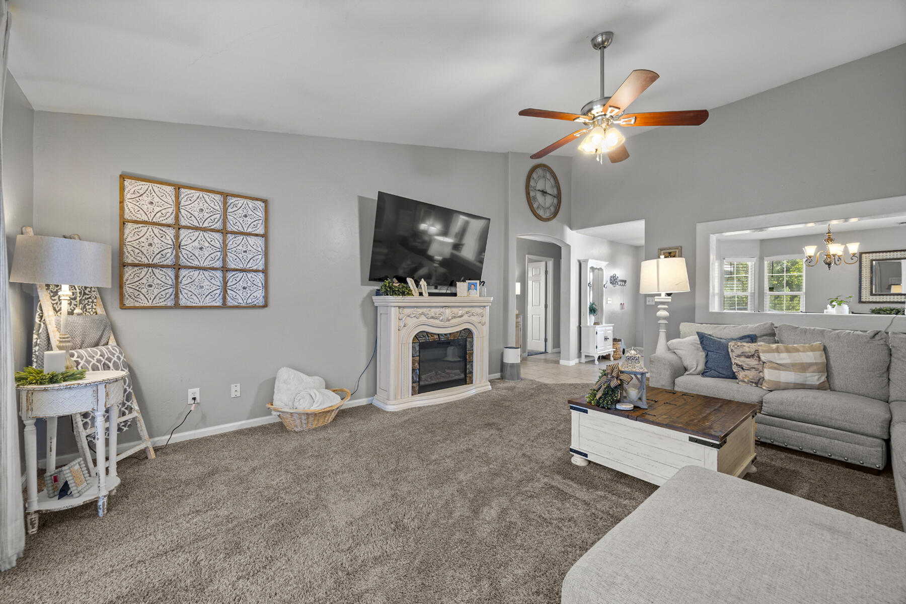 1306 River Springs Dr, Porterville, CA 93257