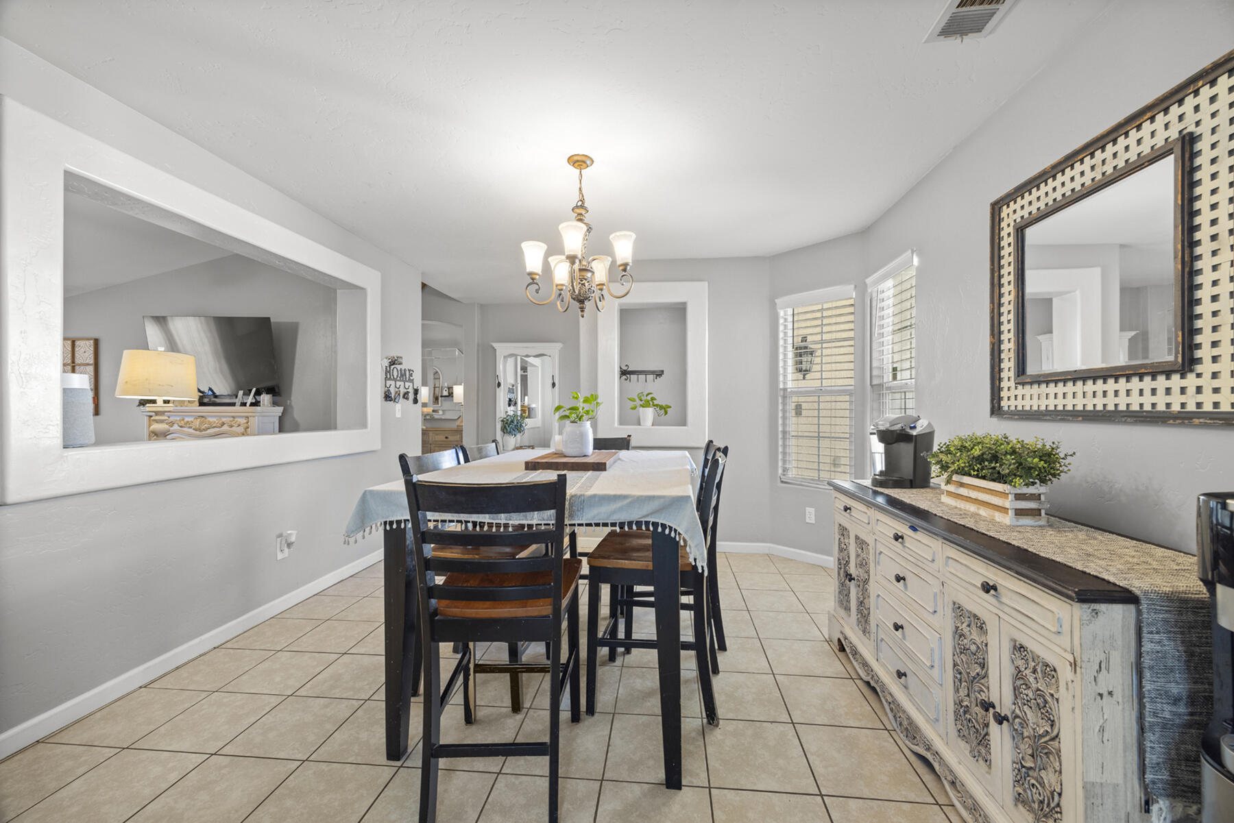 1306 River Springs Dr, Porterville, CA 93257