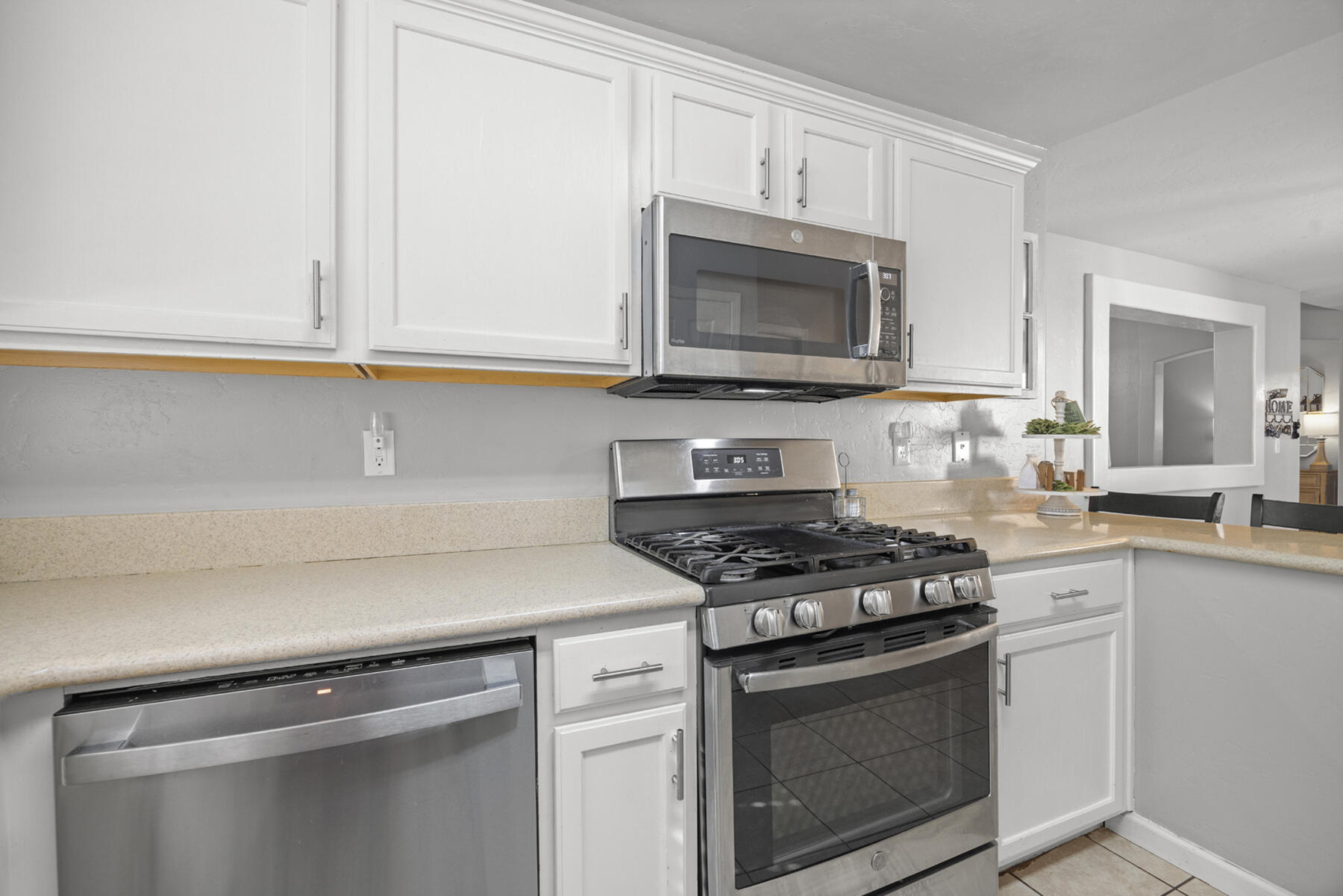 1306 River Springs Dr, Porterville, CA 93257