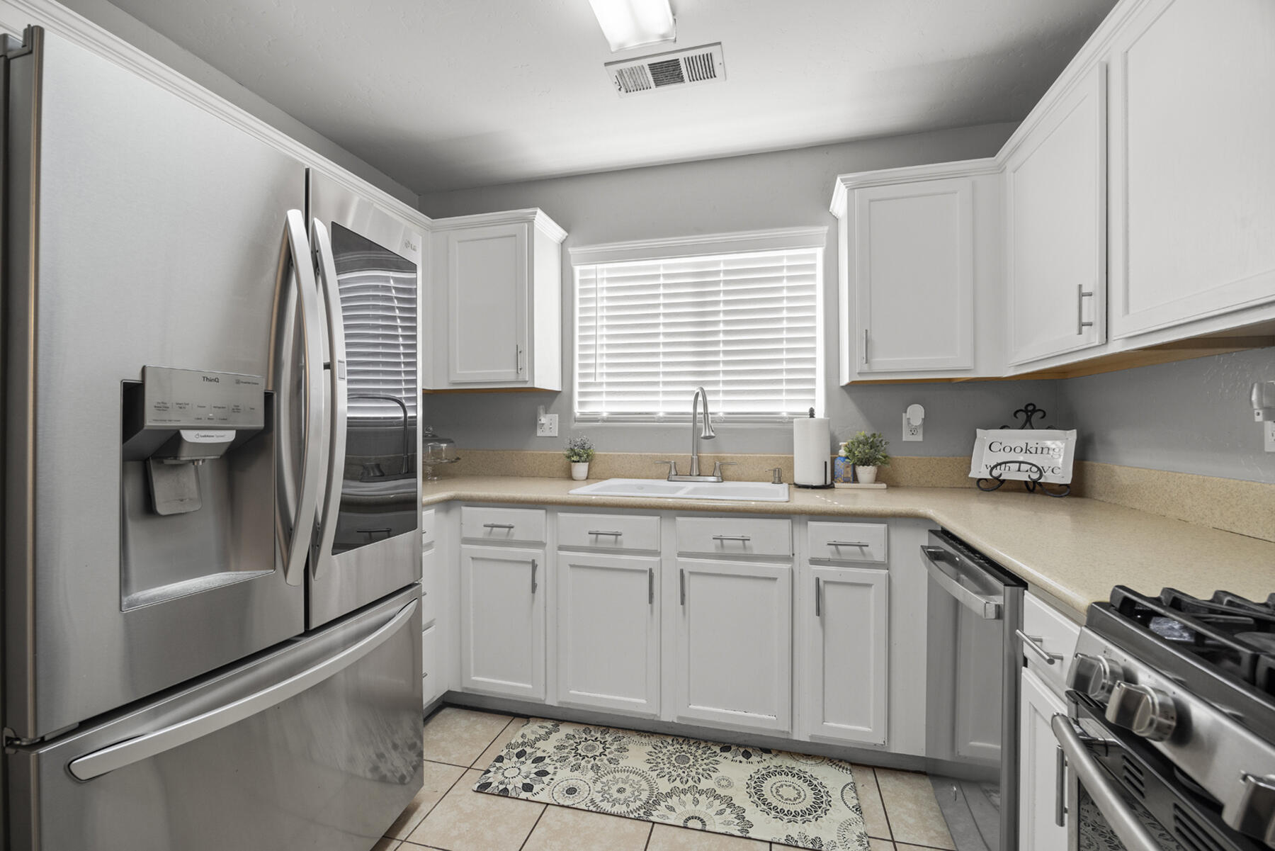 1306 River Springs Dr, Porterville, CA 93257