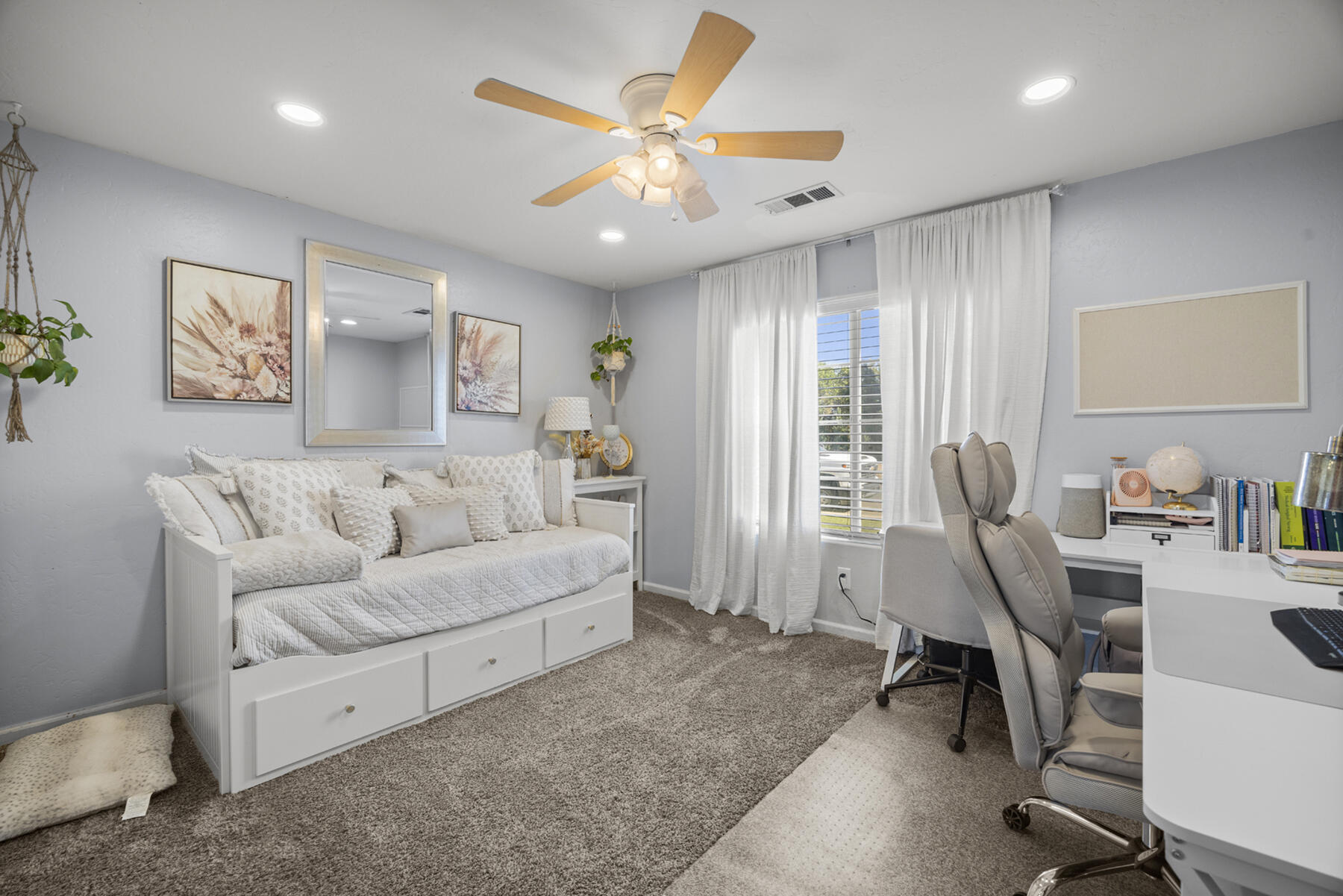 1306 River Springs Dr, Porterville, CA 93257
