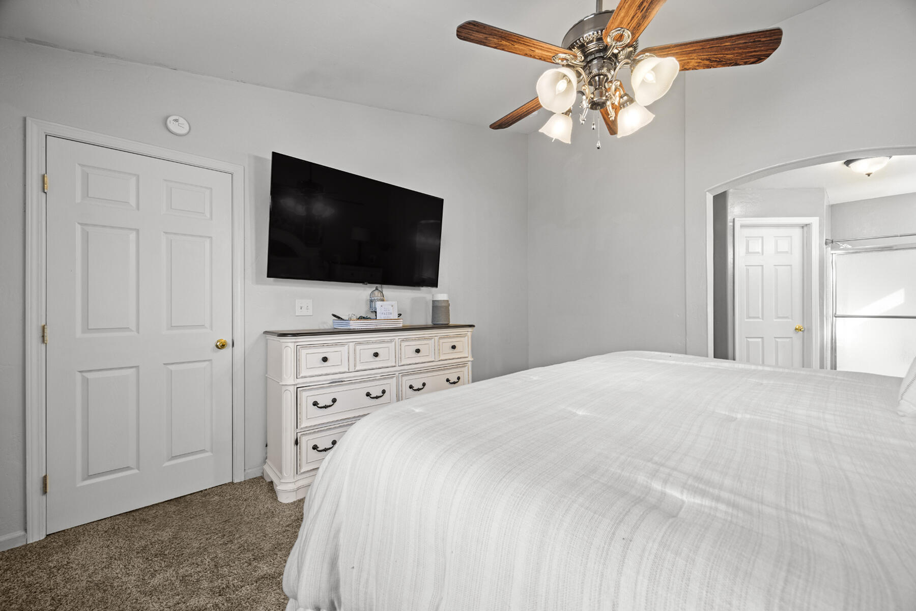 1306 River Springs Dr, Porterville, CA 93257