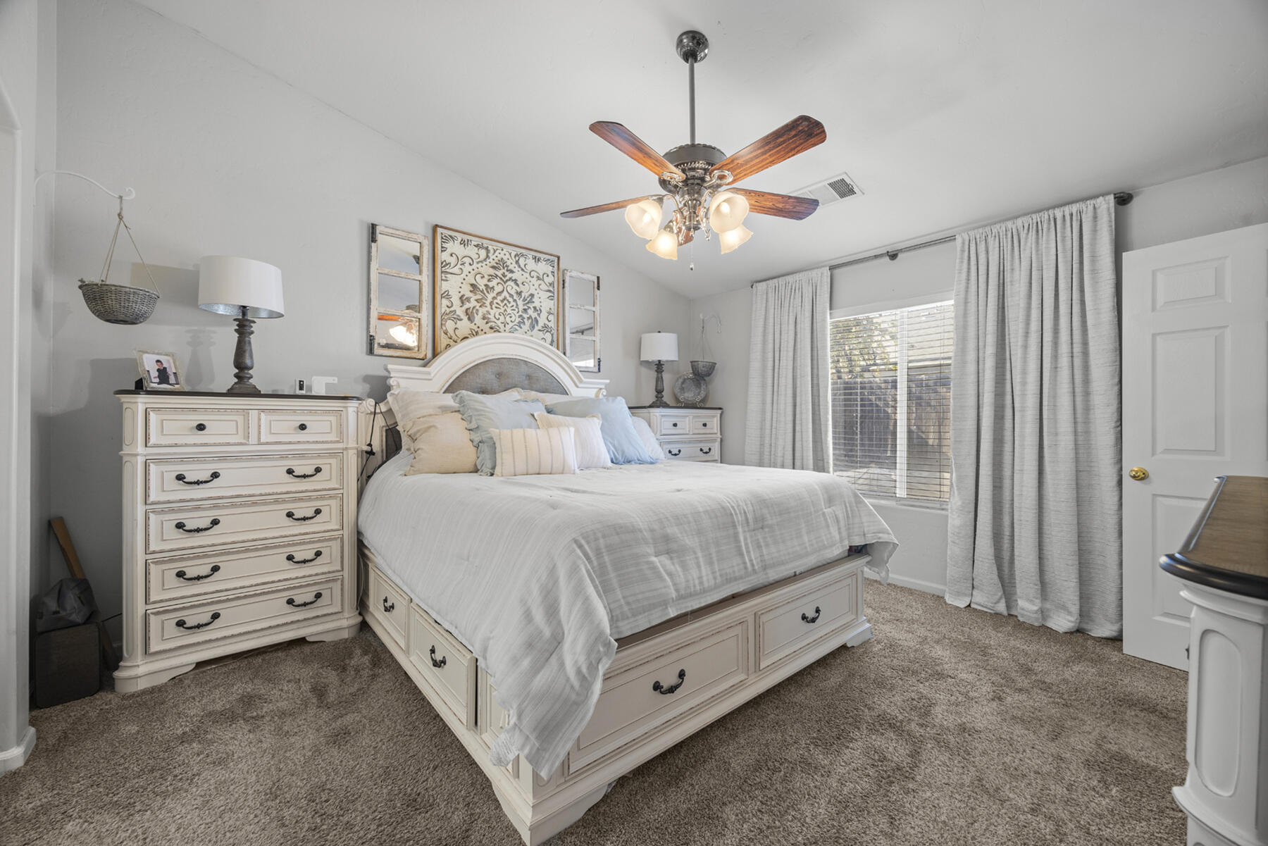 1306 River Springs Dr, Porterville, CA 93257