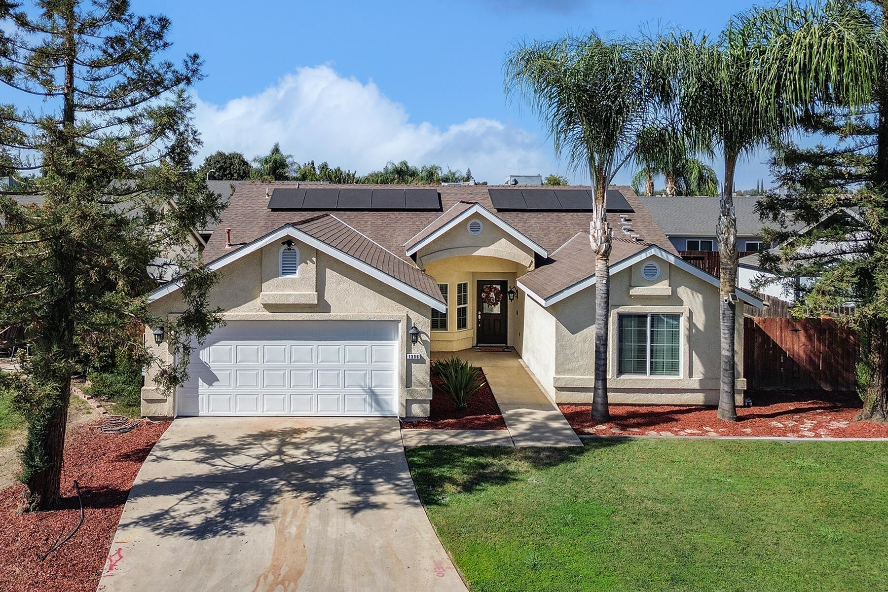 1306 River Springs Dr, Porterville, CA 93257
