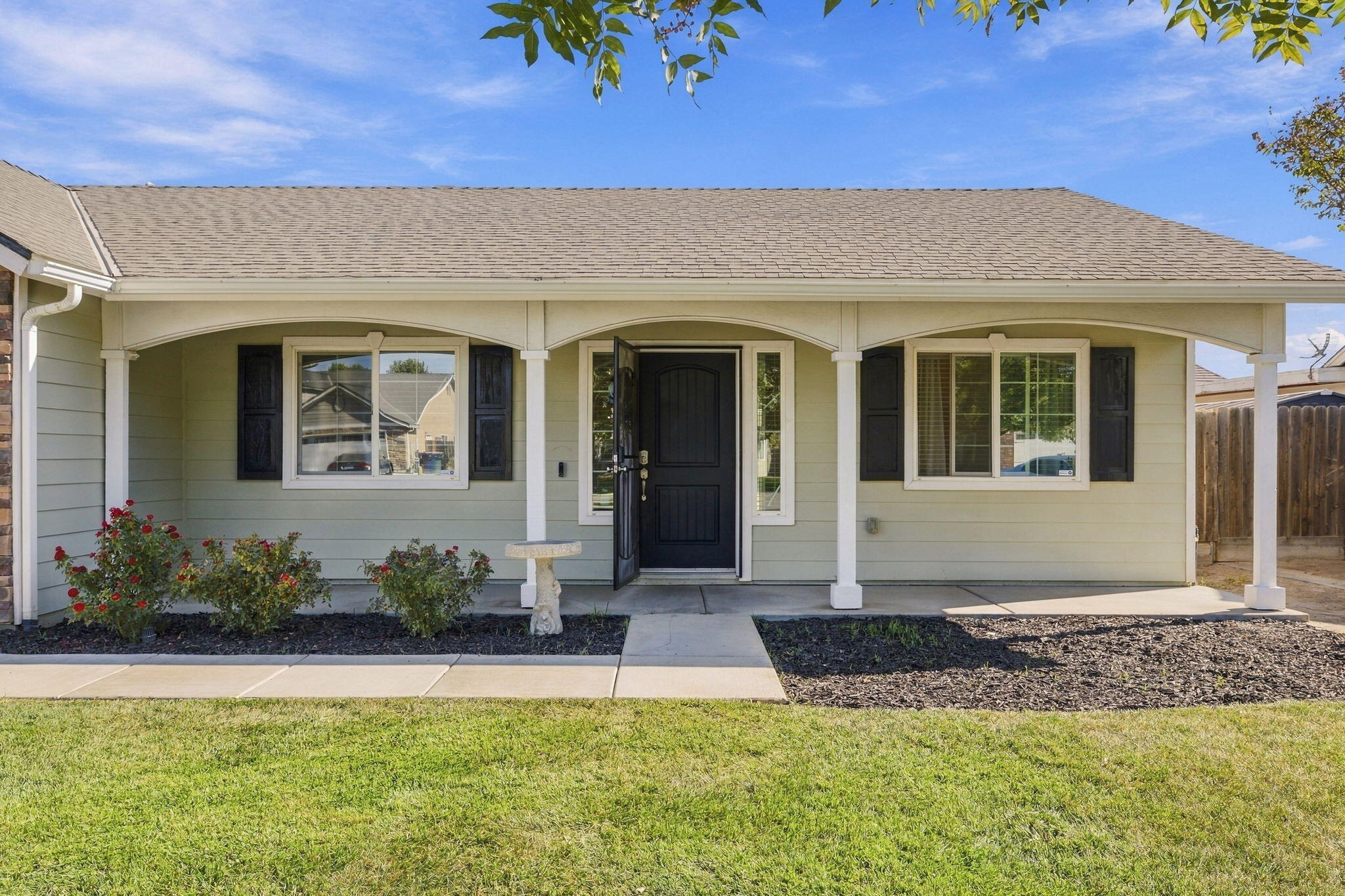 3068 S Foster Ct, Tulare, CA 93274