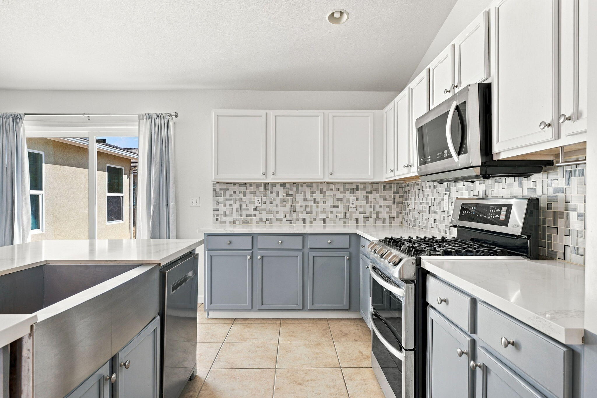 3068 S Foster Ct, Tulare, CA 93274