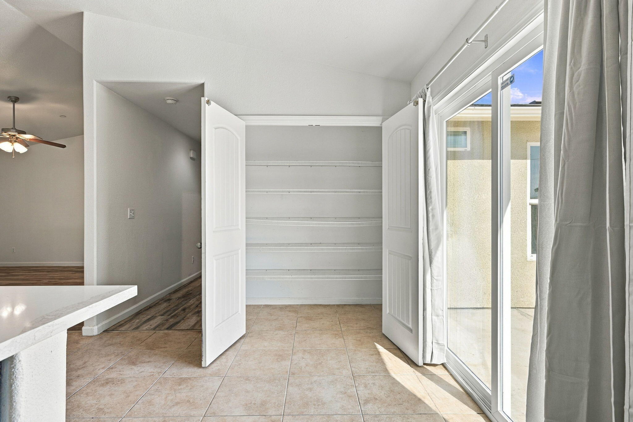 3068 S Foster Ct, Tulare, CA 93274