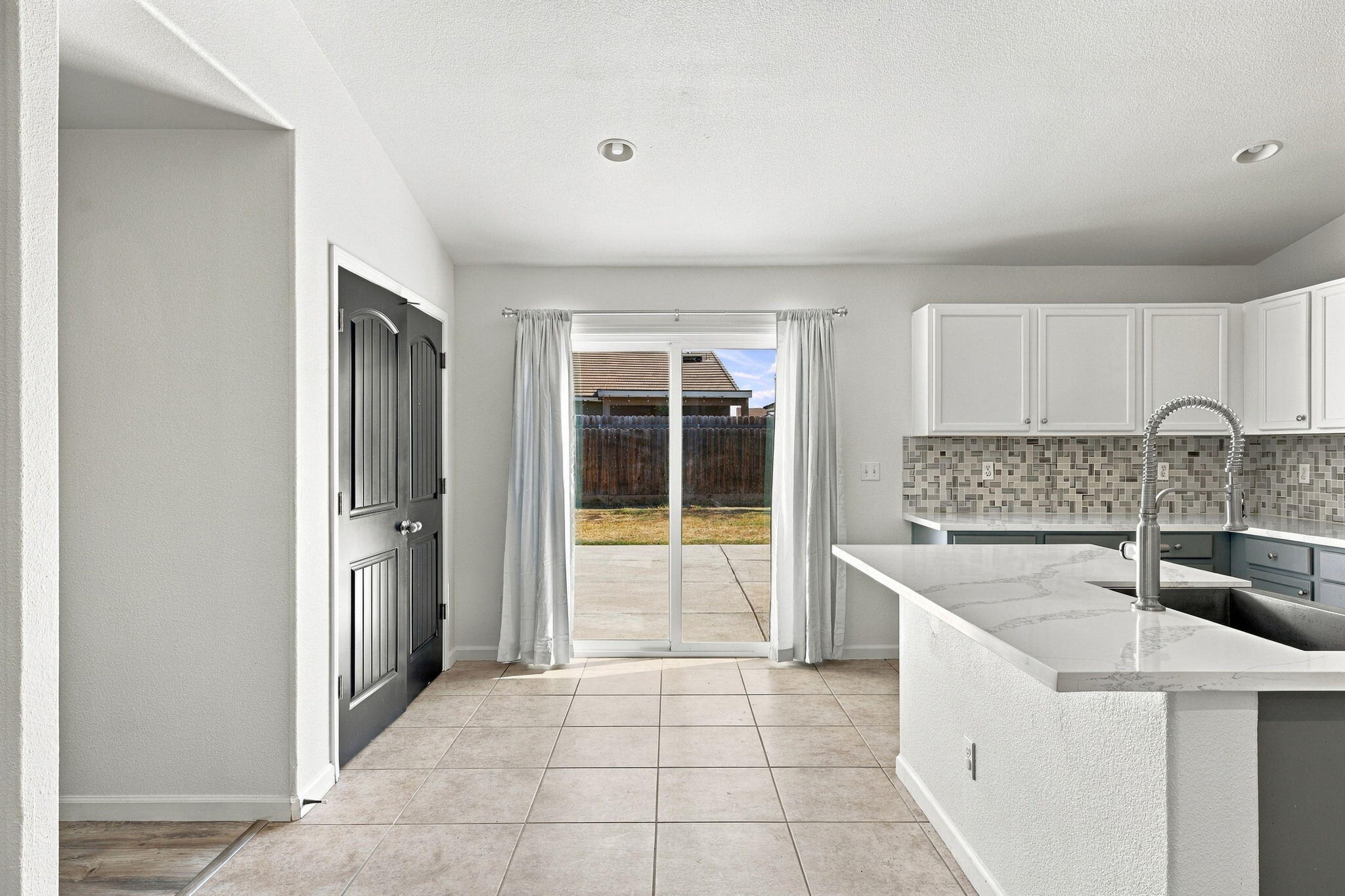 3068 S Foster Ct, Tulare, CA 93274