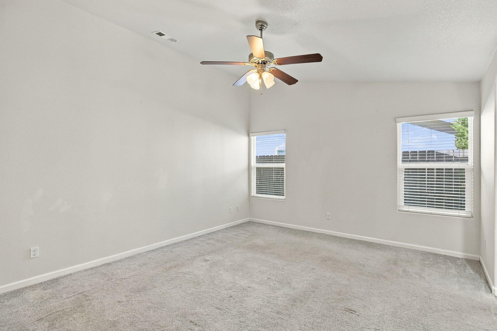 3068 S Foster Ct, Tulare, CA 93274