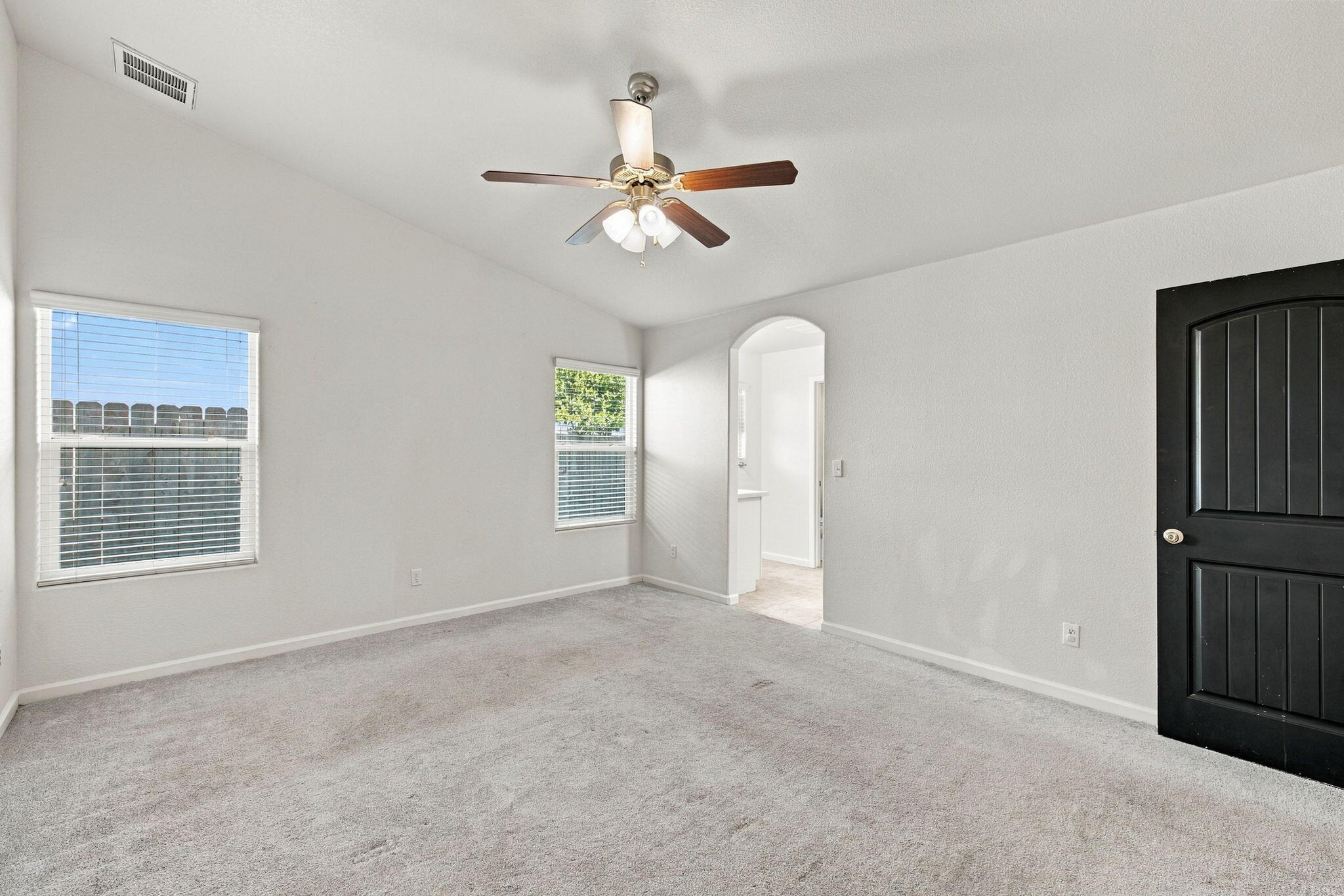 3068 S Foster Ct, Tulare, CA 93274