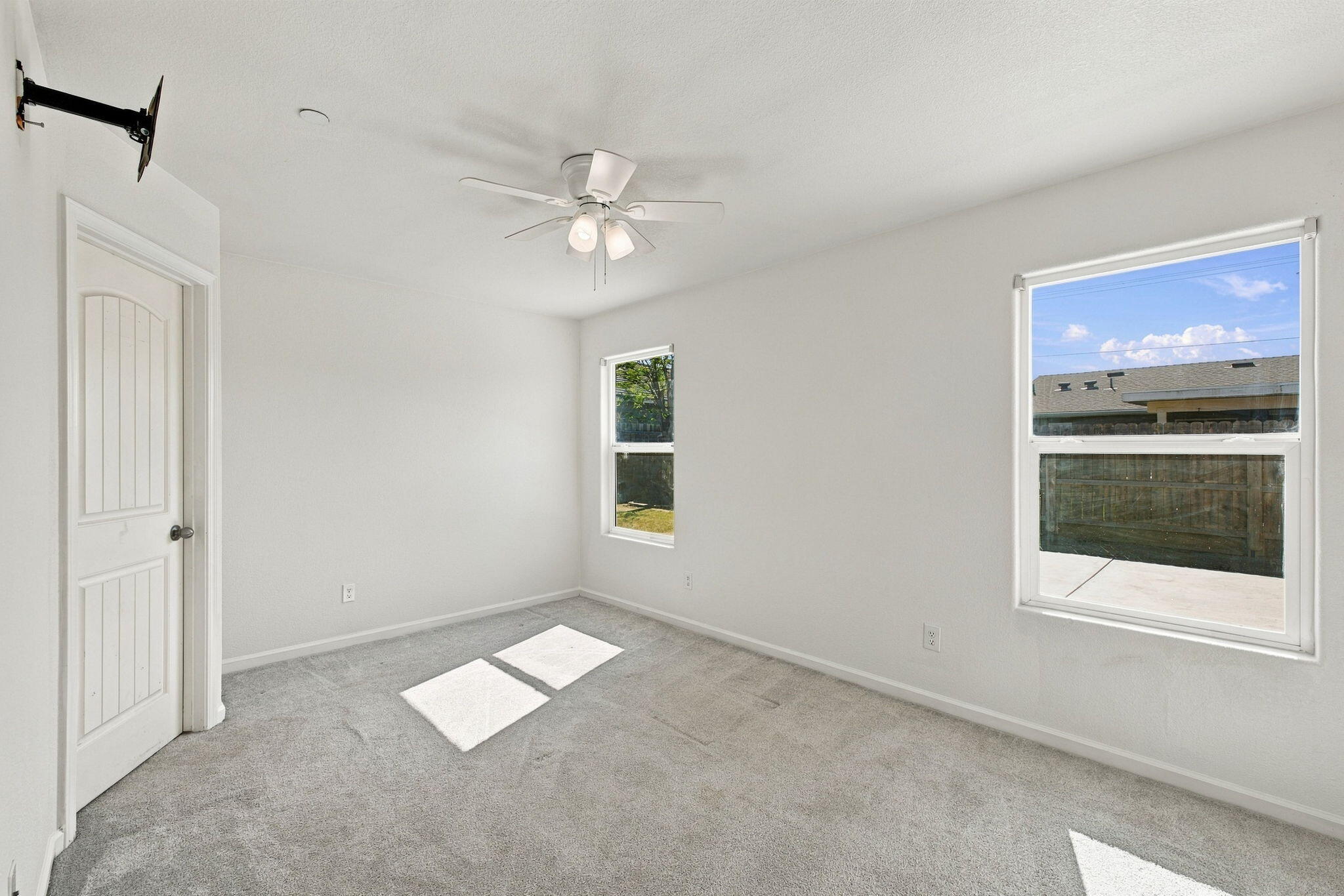 3068 S Foster Ct, Tulare, CA 93274