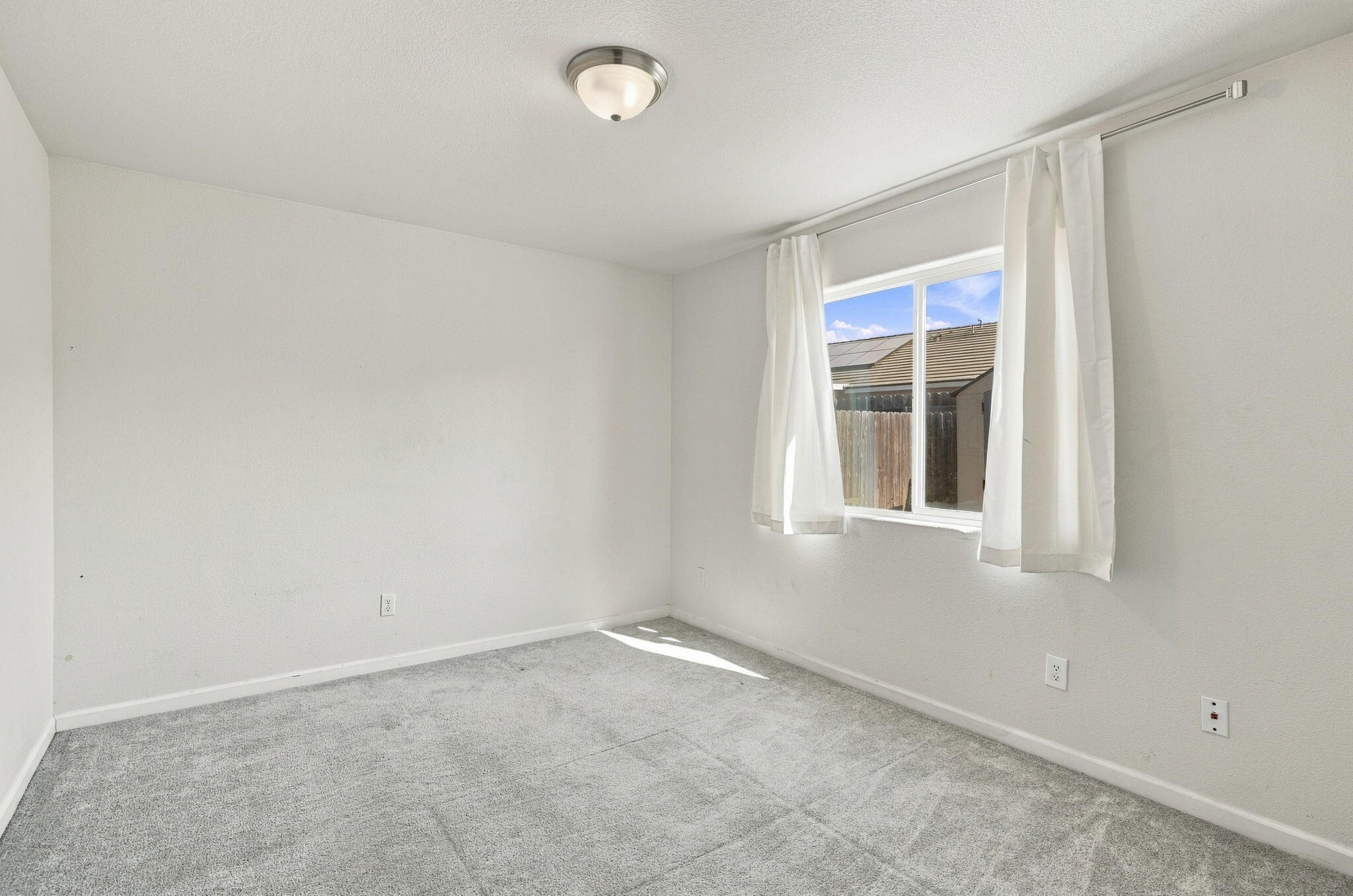 3068 S Foster Ct, Tulare, CA 93274