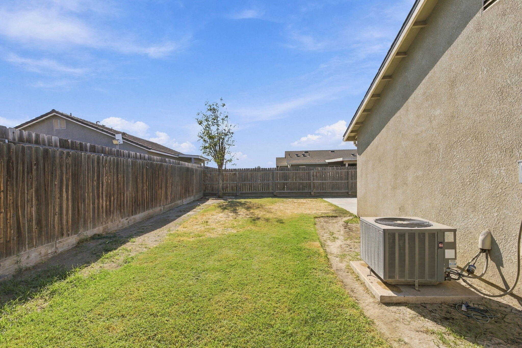 3068 S Foster Ct, Tulare, CA 93274