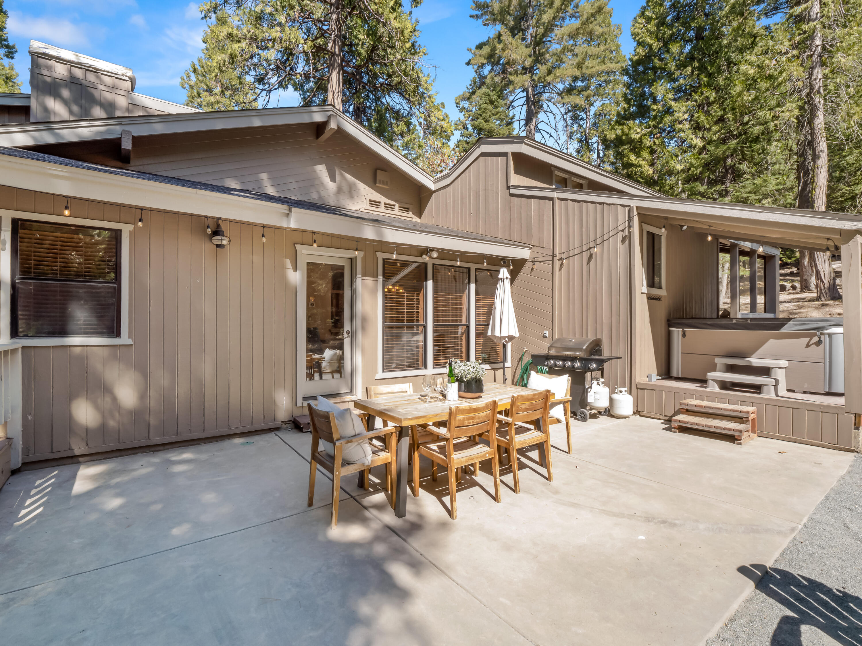 39411 Pond Ln, Shaver Lake, CA 93664