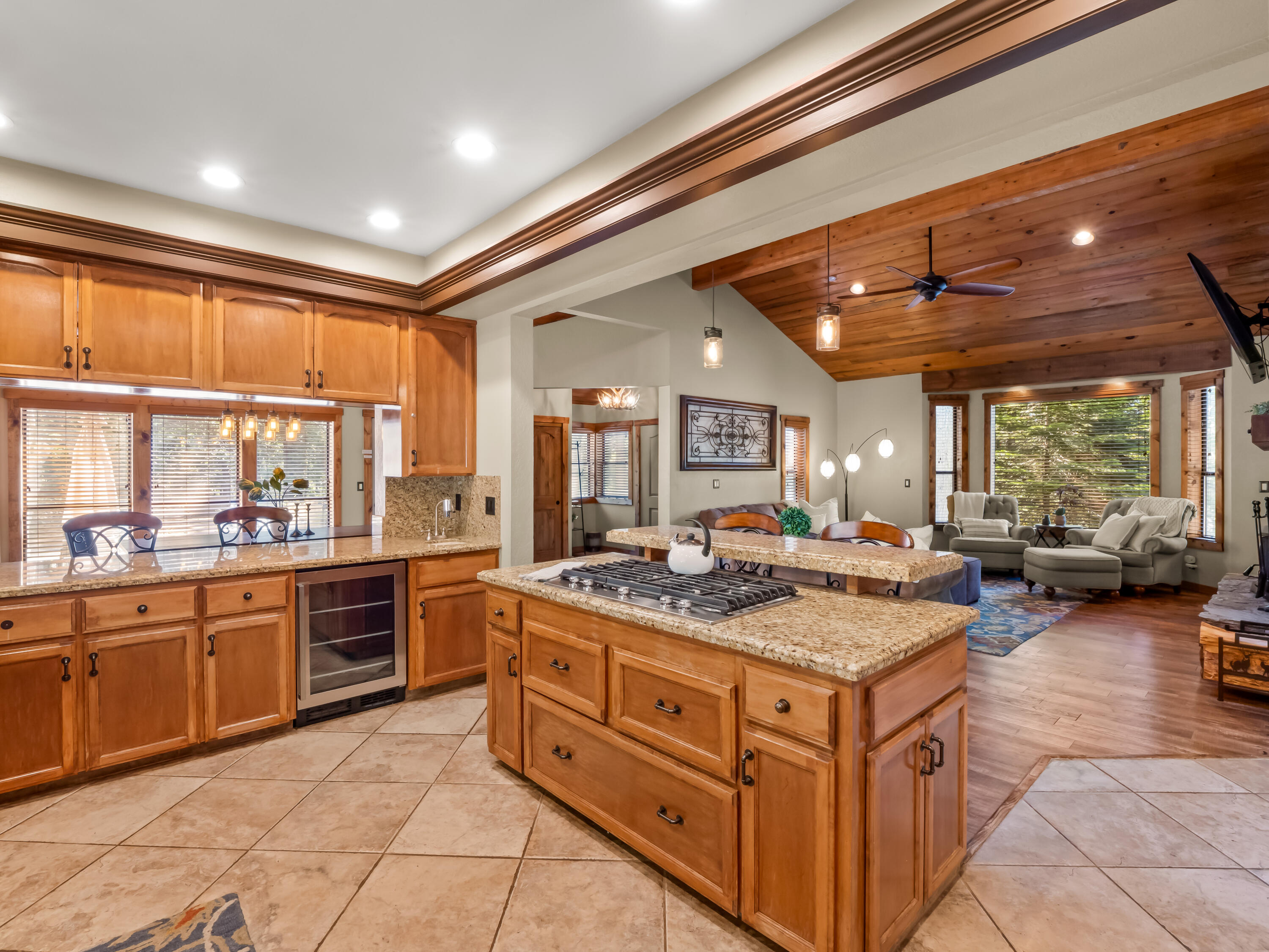 39411 Pond Ln, Shaver Lake, CA 93664