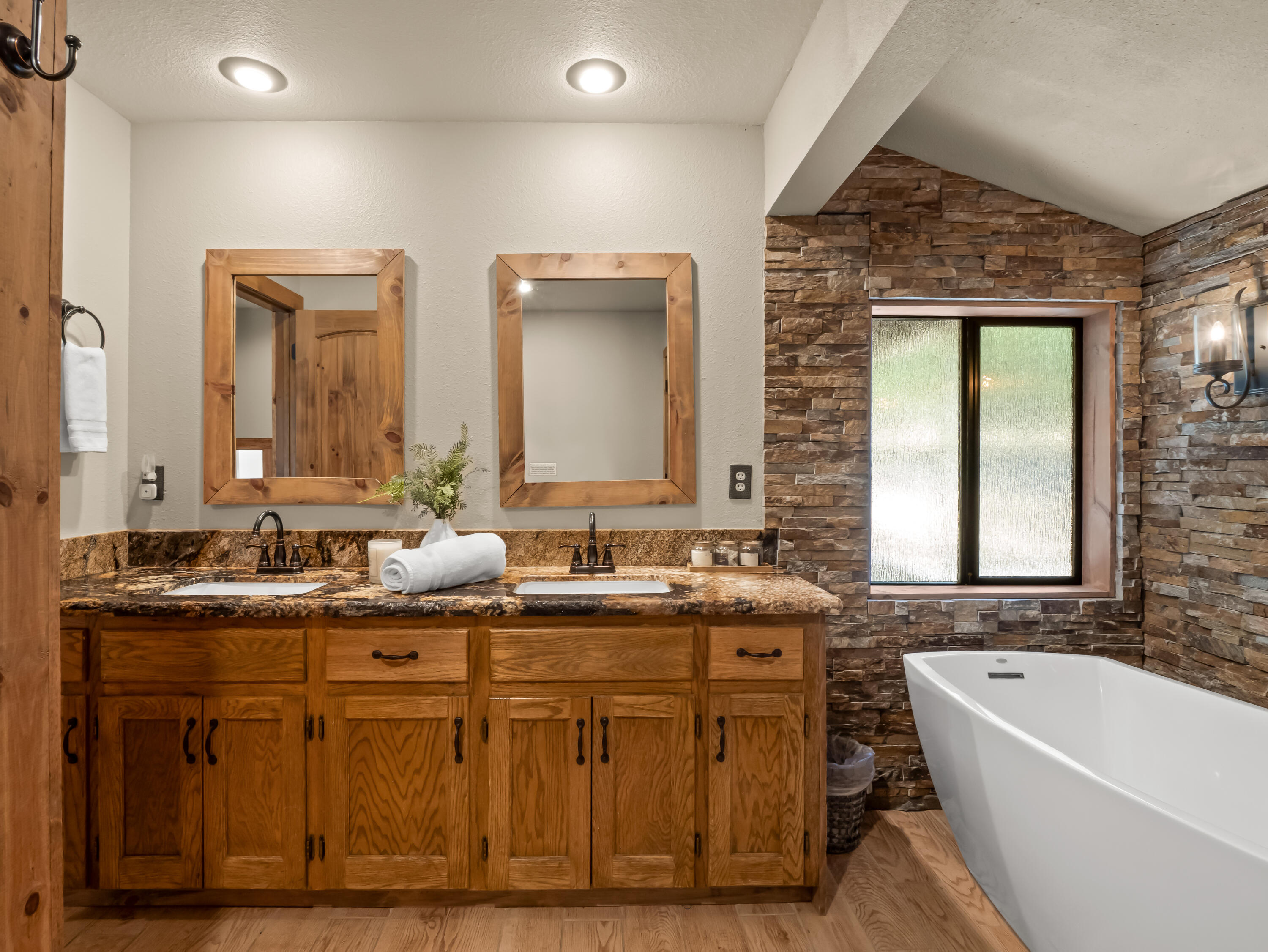 39411 Pond Ln, Shaver Lake, CA 93664