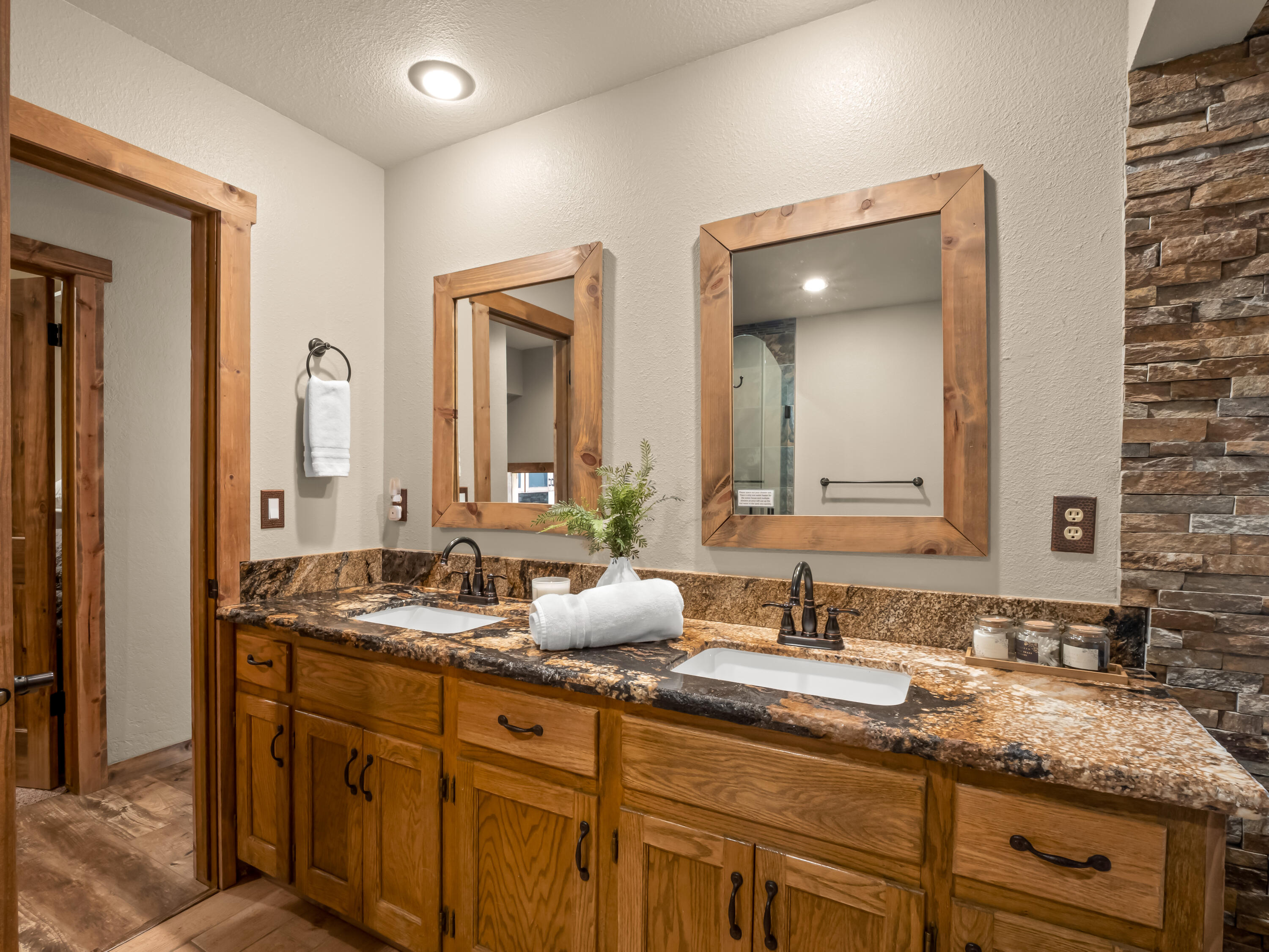 39411 Pond Ln, Shaver Lake, CA 93664