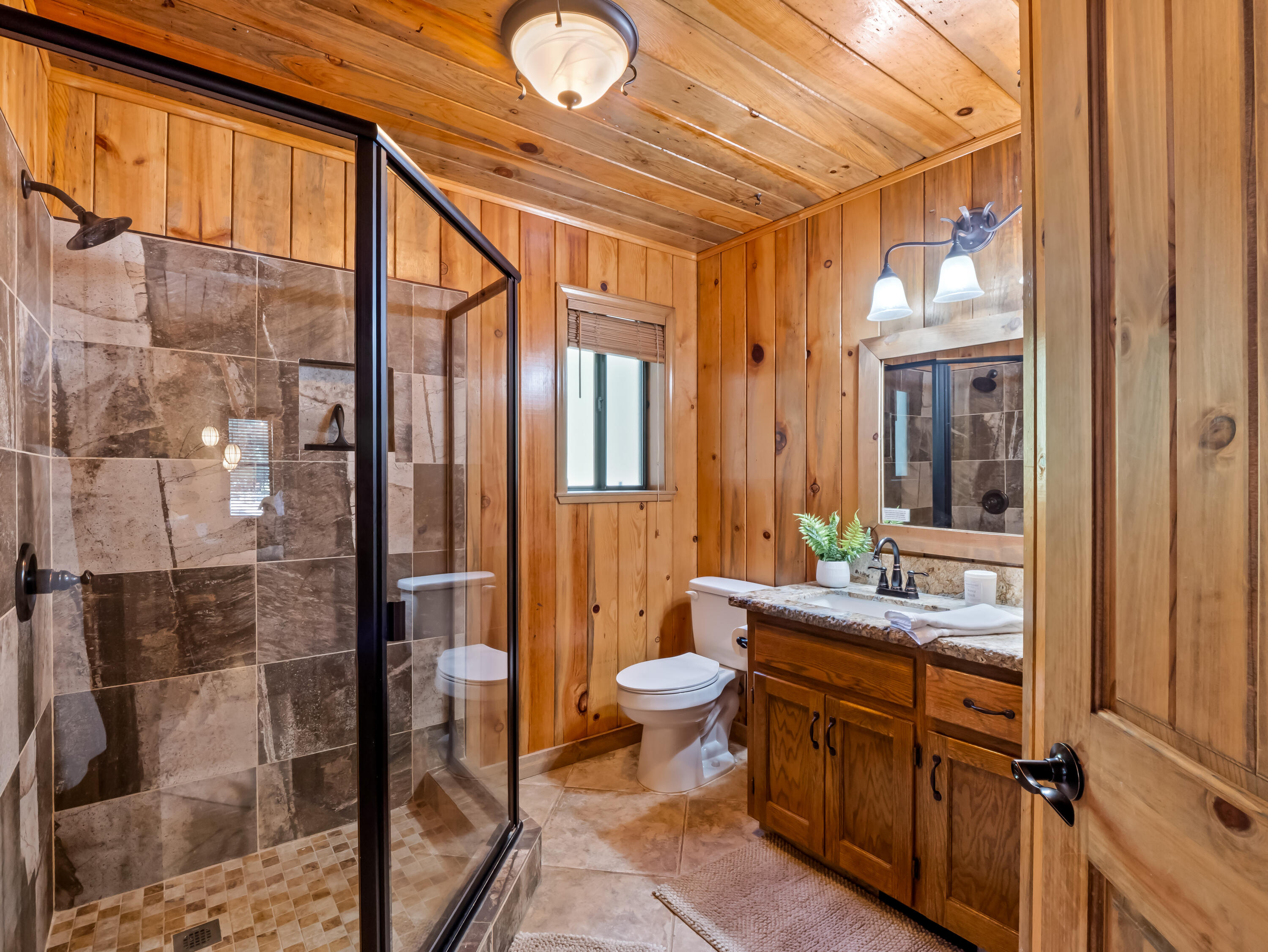 39411 Pond Ln, Shaver Lake, CA 93664