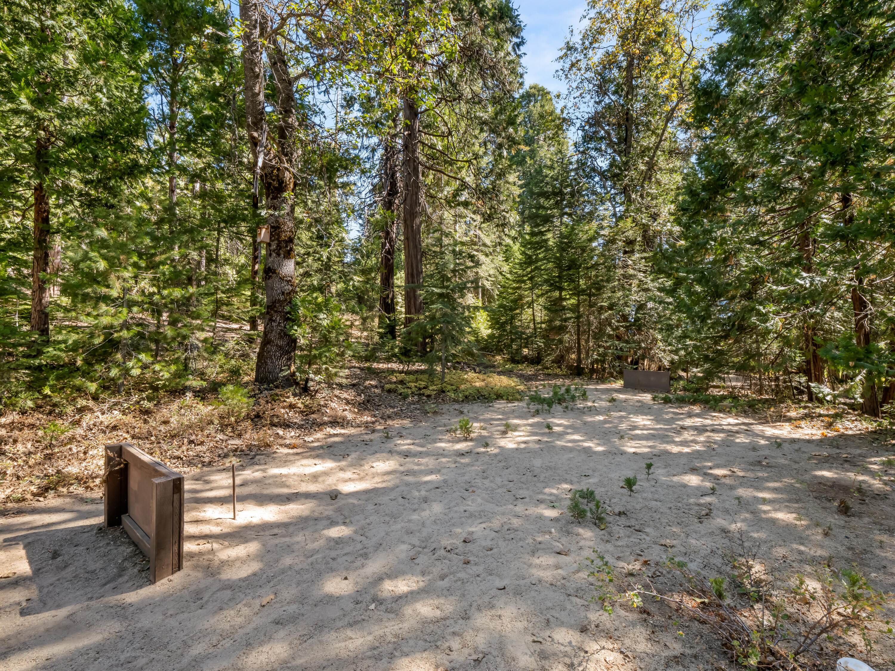 39411 Pond Ln, Shaver Lake, CA 93664