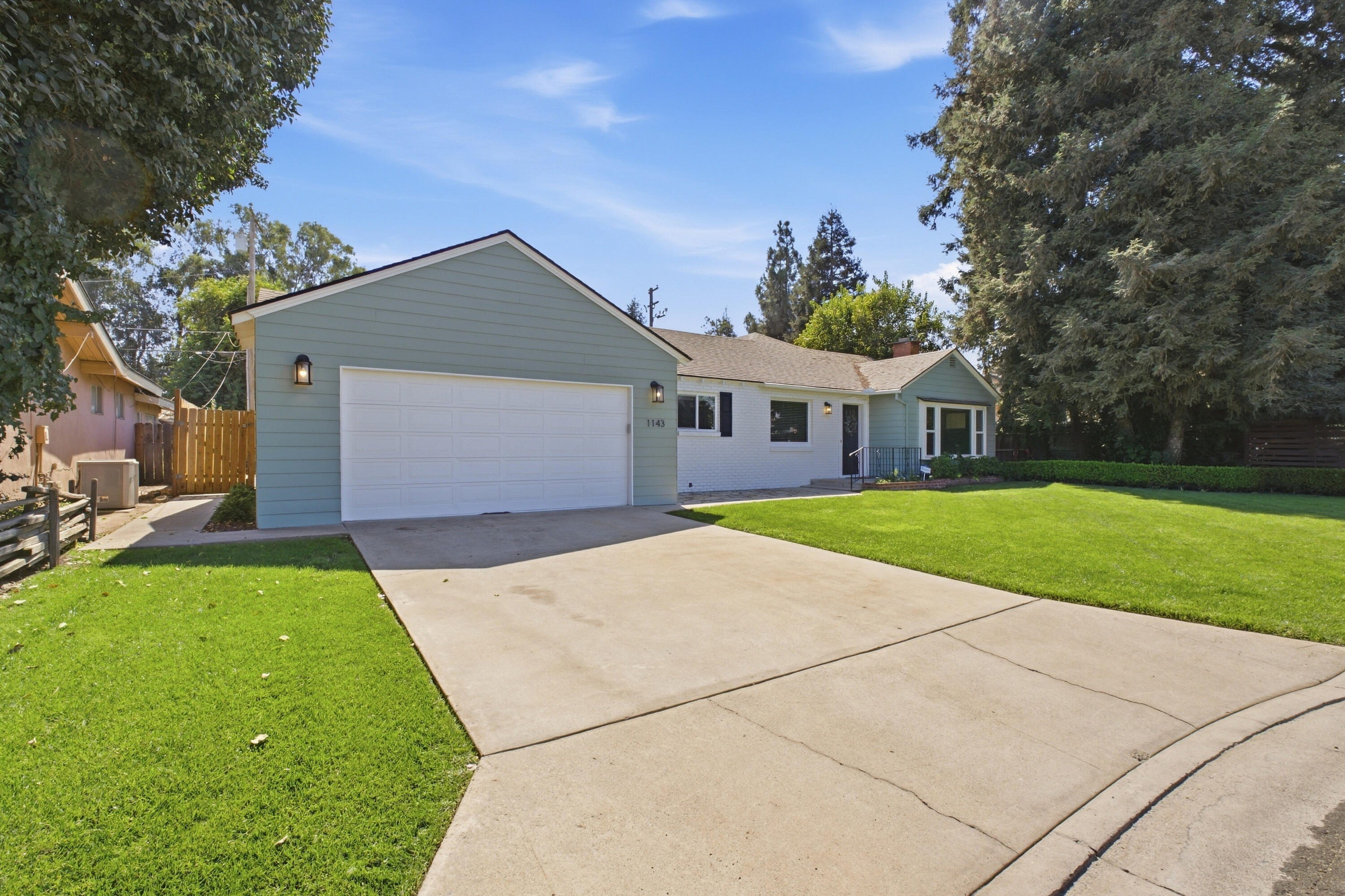 1143 W Howard Ave, Visalia, CA 93277