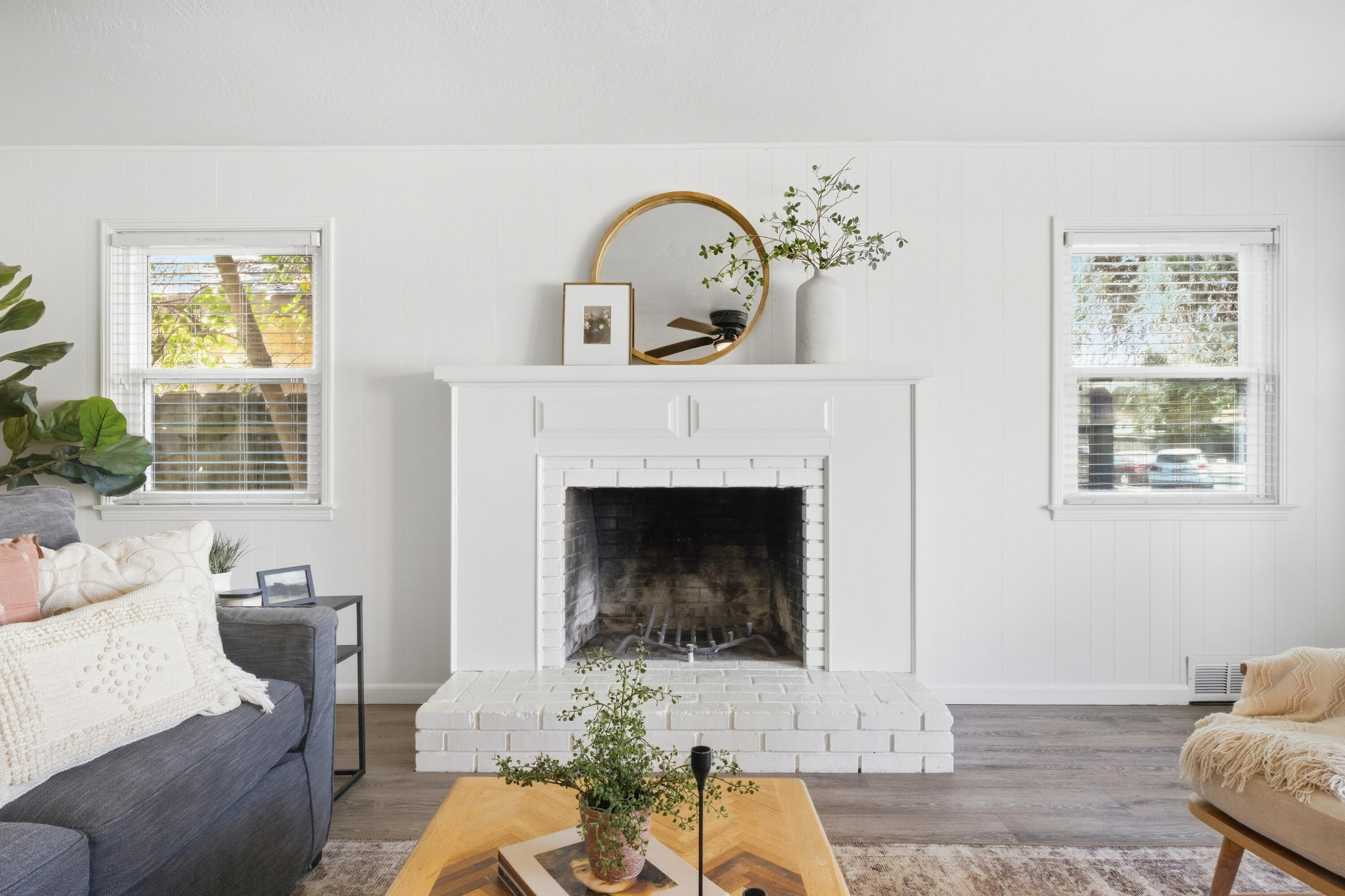 1143 W Howard Ave, Visalia, CA 93277