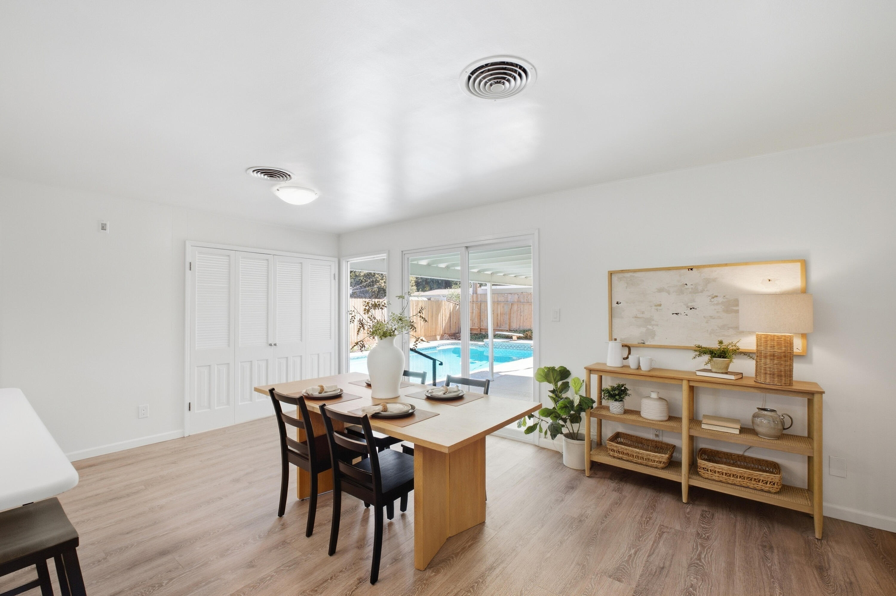 1143 W Howard Ave, Visalia, CA 93277