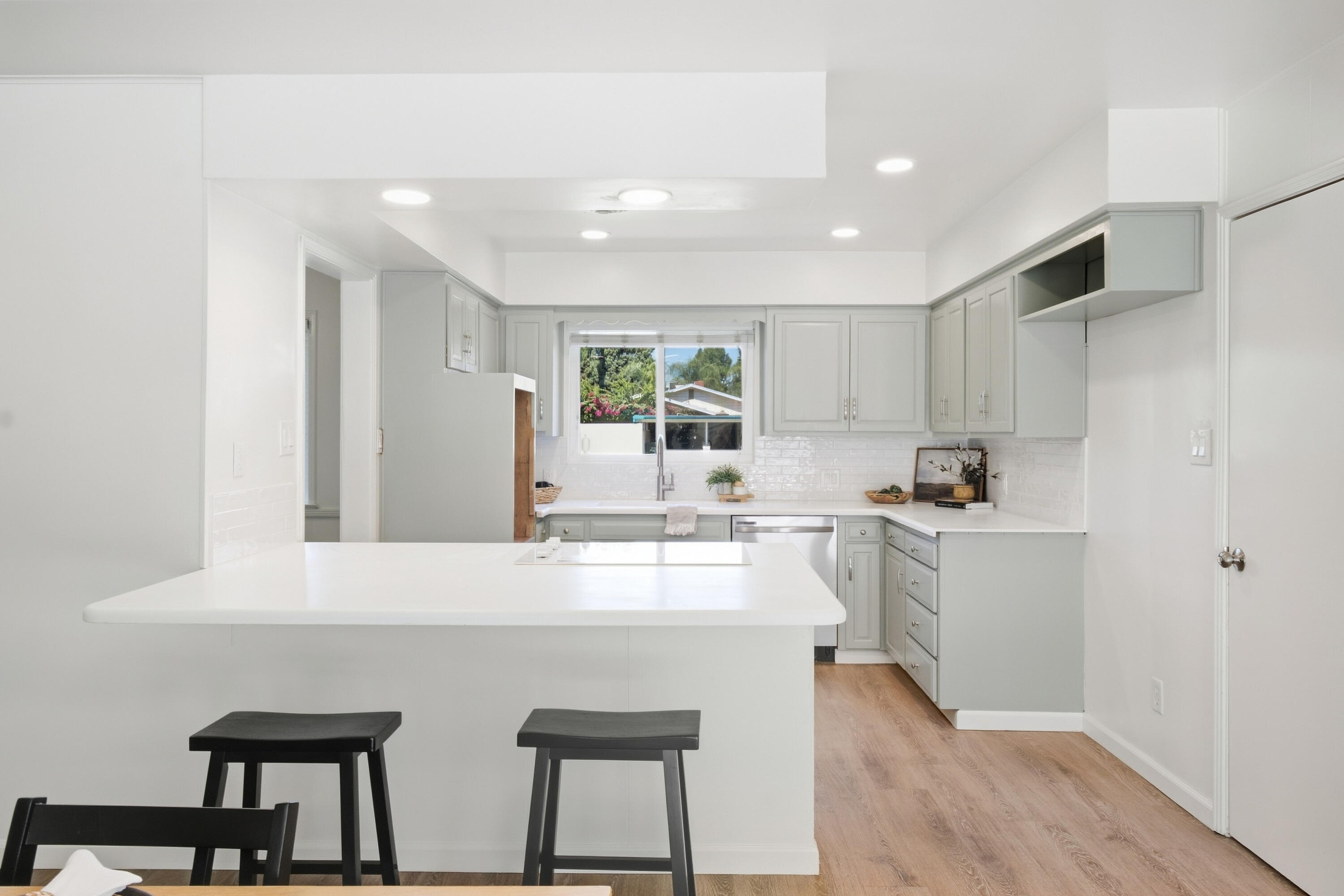 1143 W Howard Ave, Visalia, CA 93277