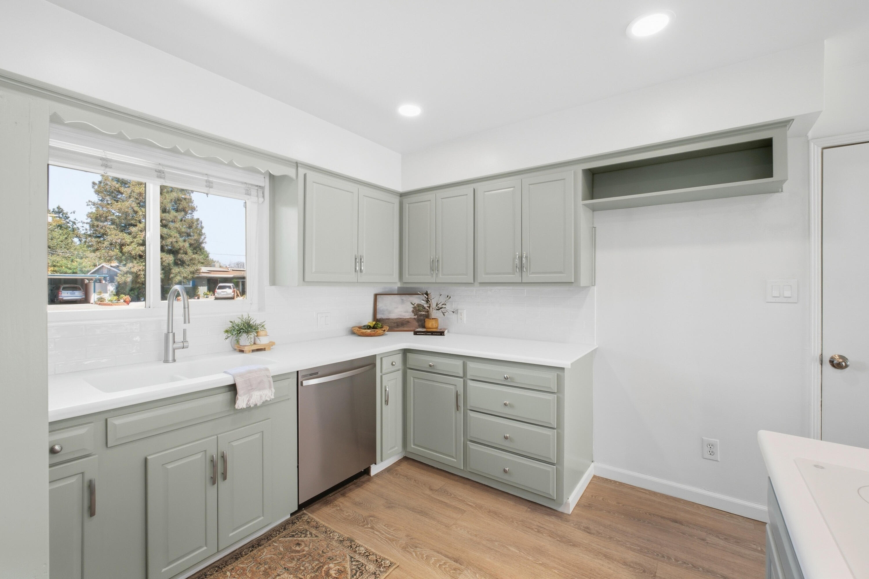 1143 W Howard Ave, Visalia, CA 93277