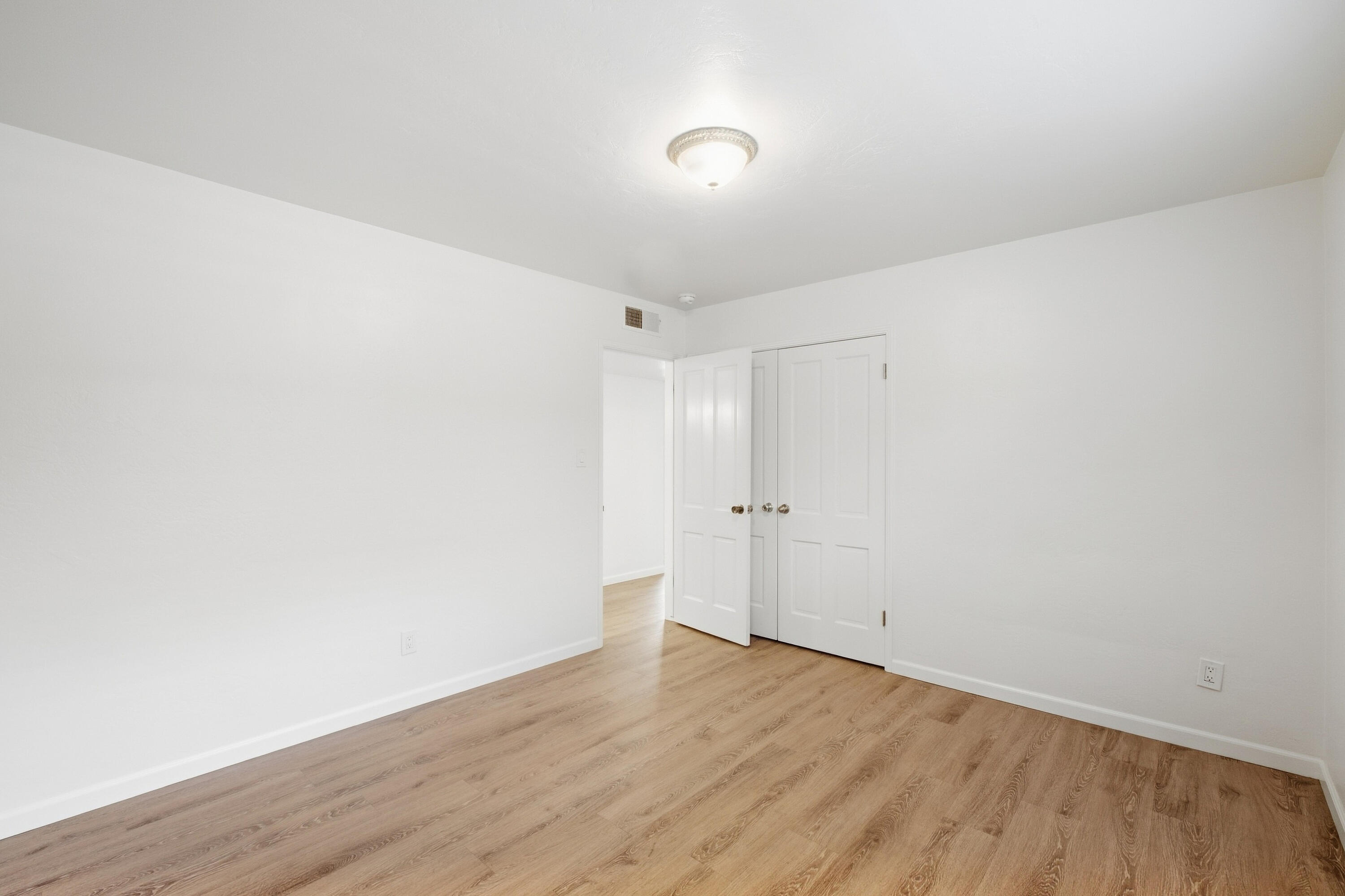 1143 W Howard Ave, Visalia, CA 93277