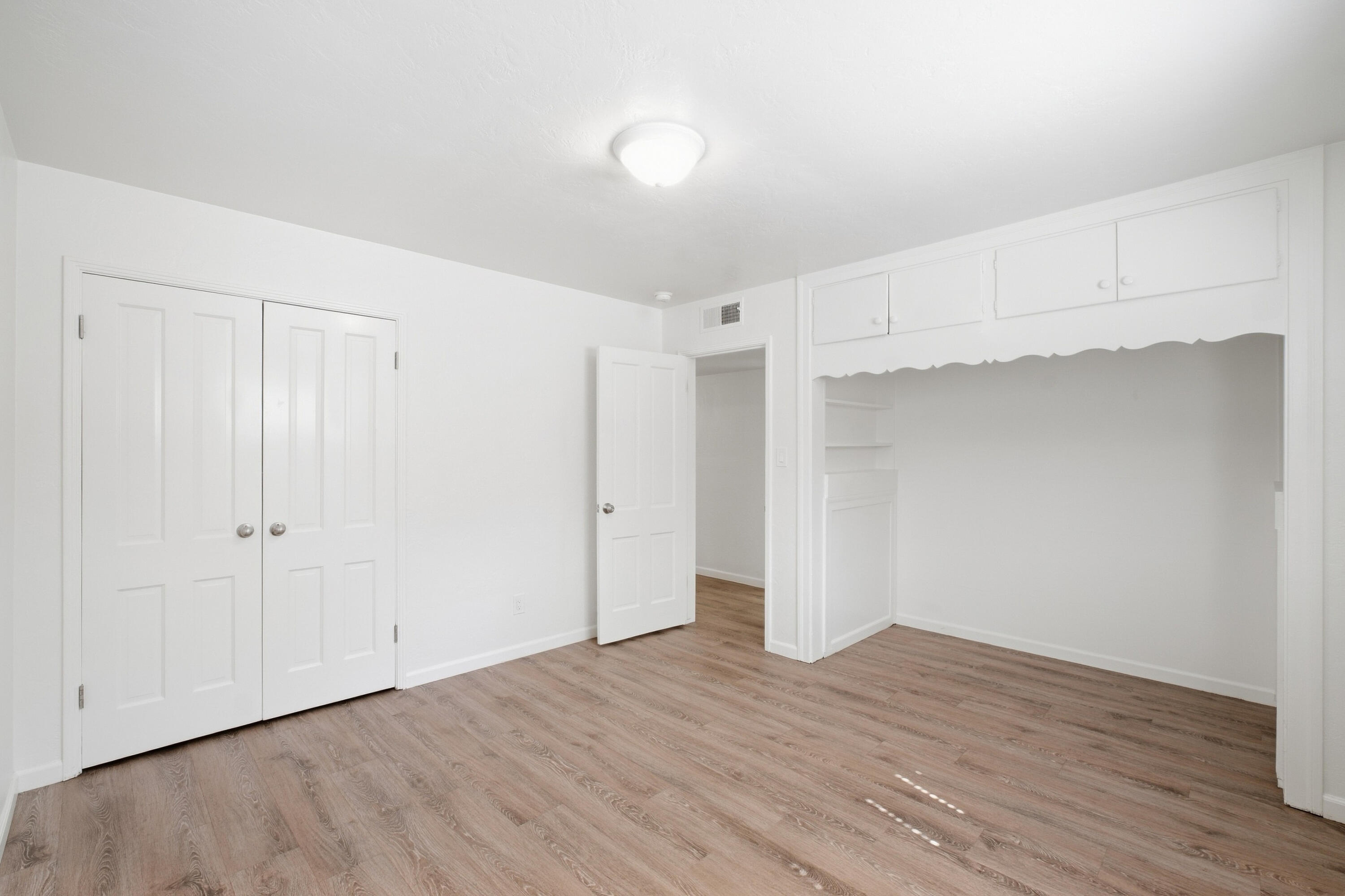 1143 W Howard Ave, Visalia, CA 93277