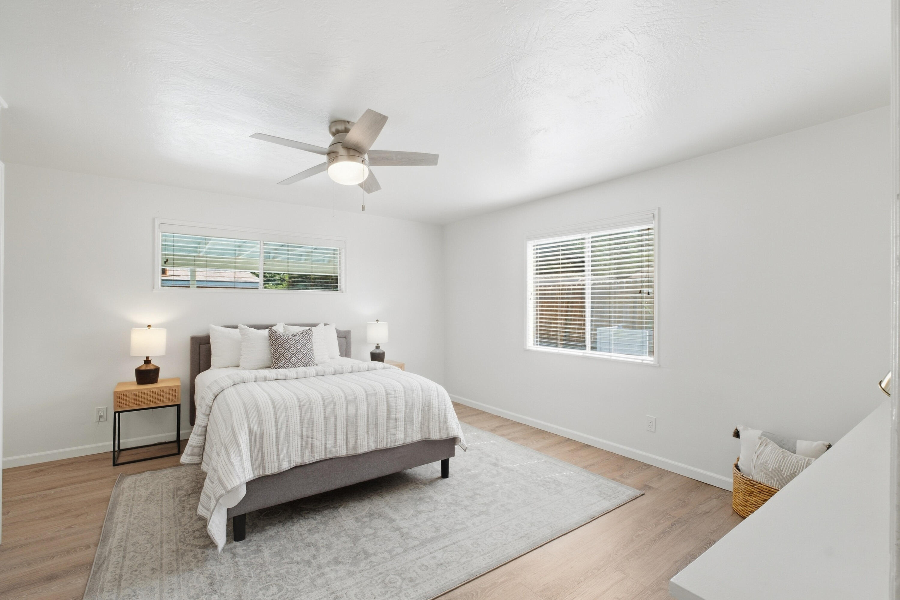 1143 W Howard Ave, Visalia, CA 93277