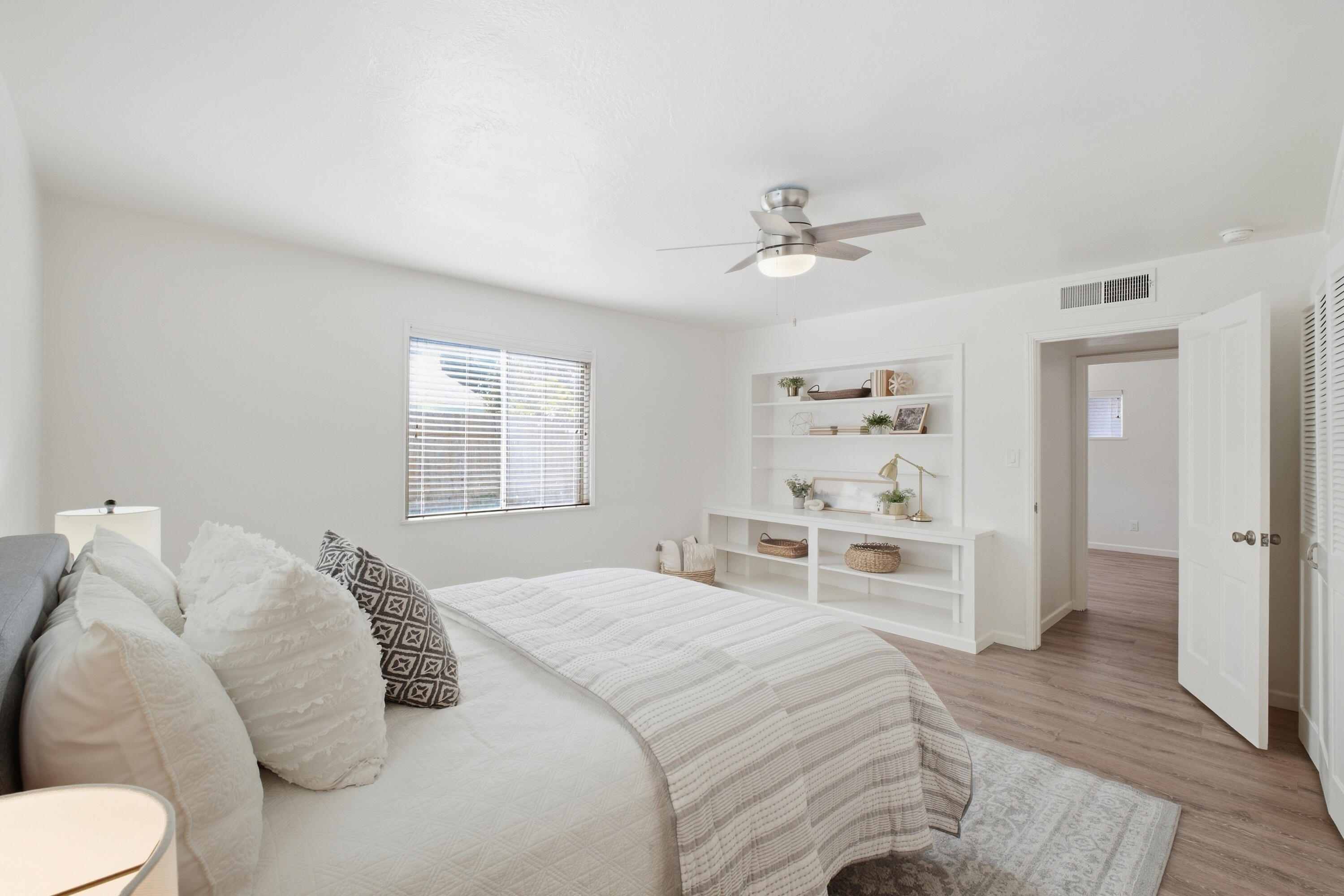 1143 W Howard Ave, Visalia, CA 93277