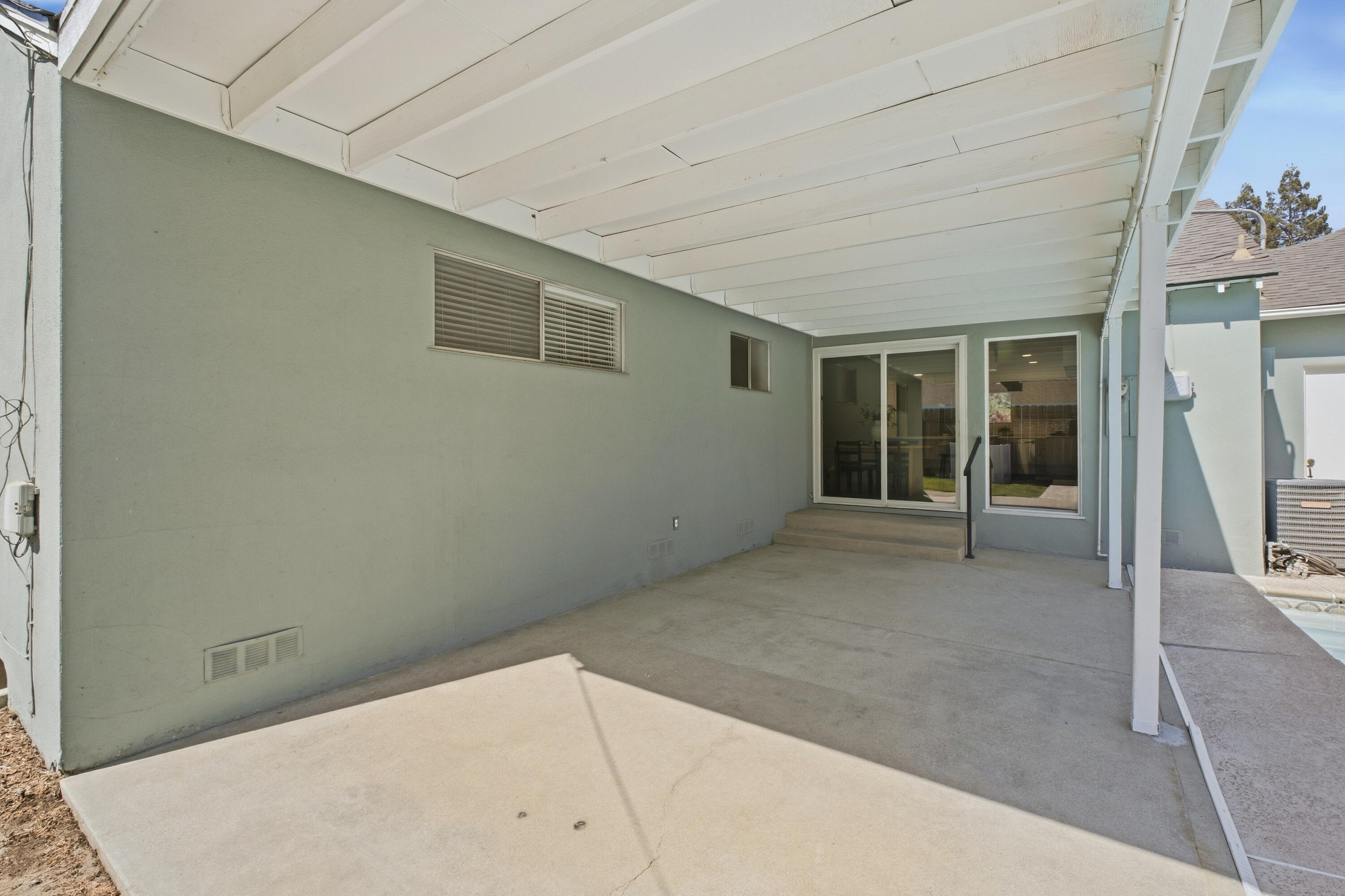 1143 W Howard Ave, Visalia, CA 93277