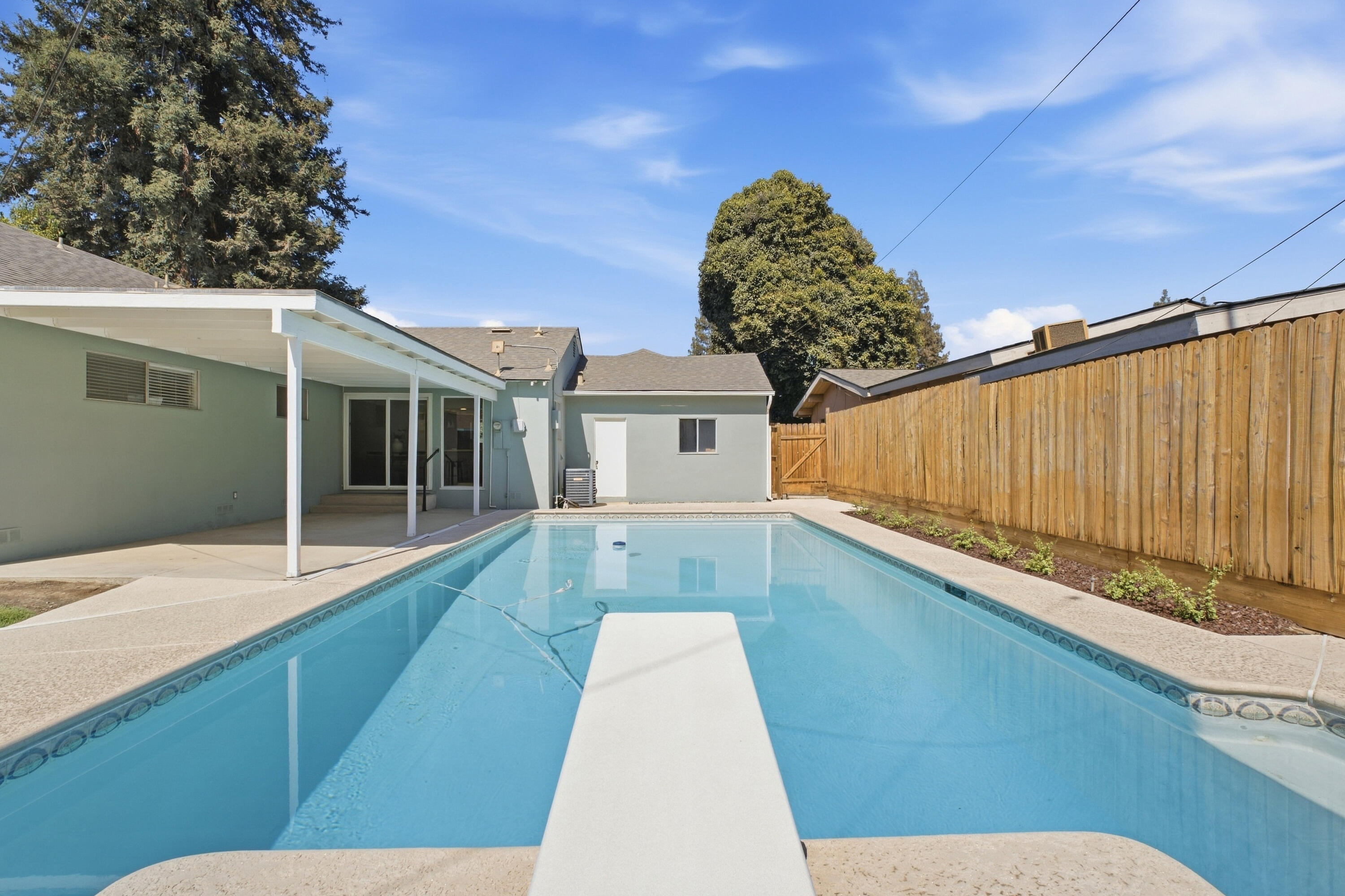 1143 W Howard Ave, Visalia, CA 93277