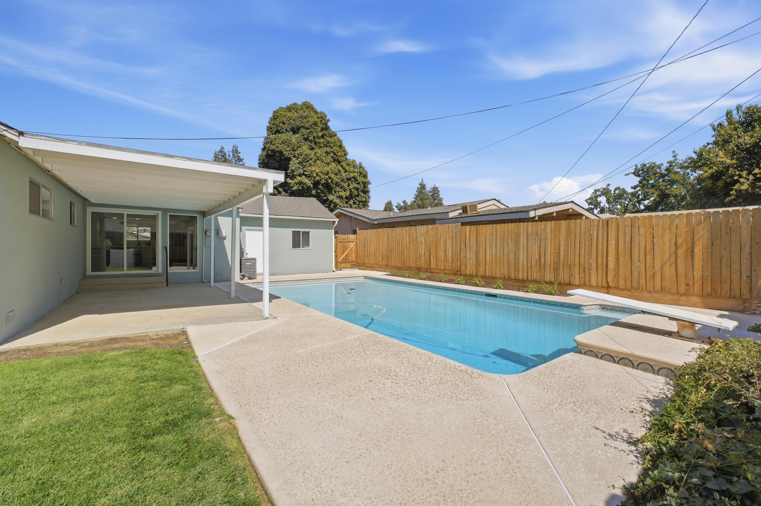 1143 W Howard Ave, Visalia, CA 93277