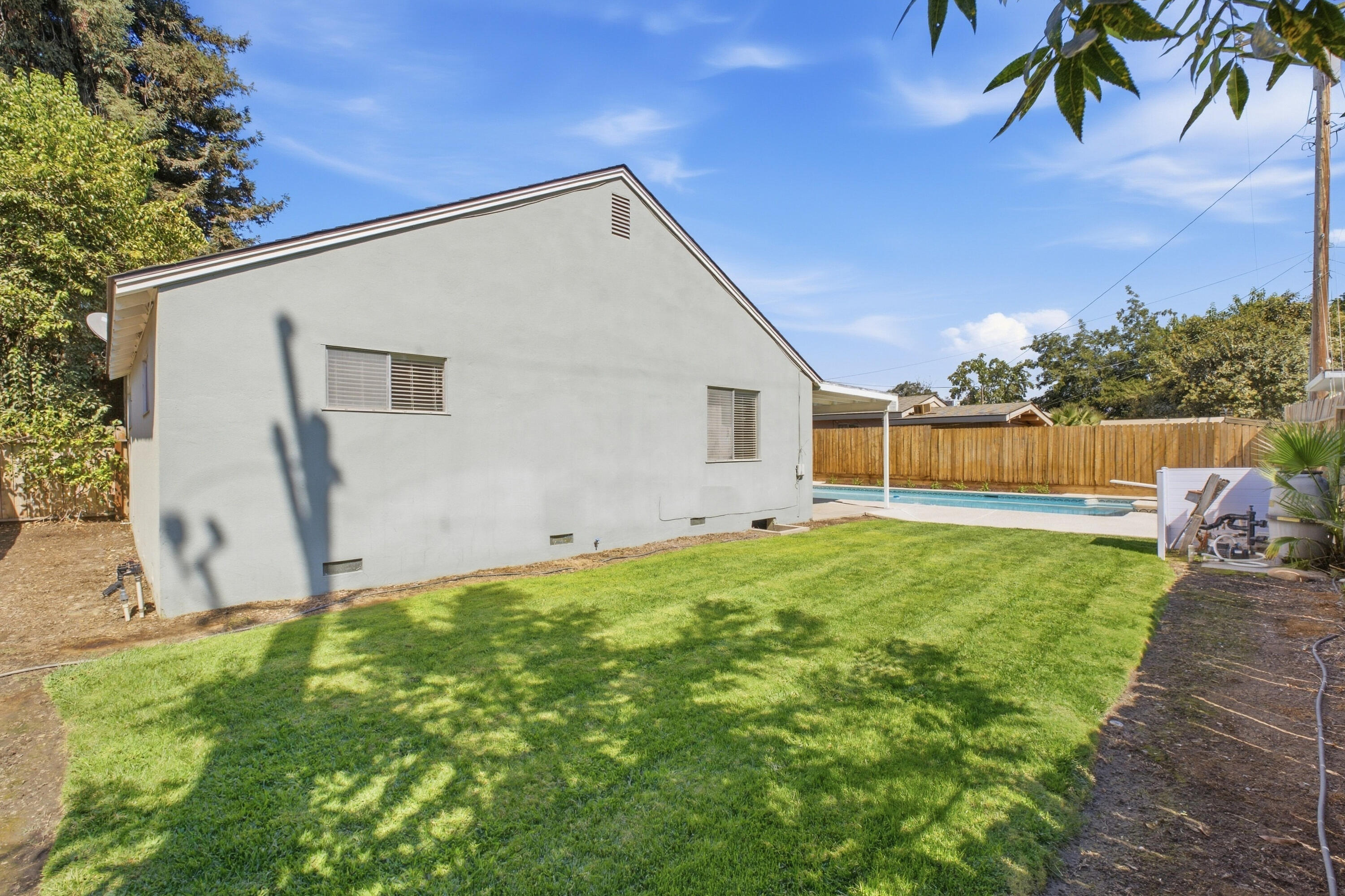 1143 W Howard Ave, Visalia, CA 93277