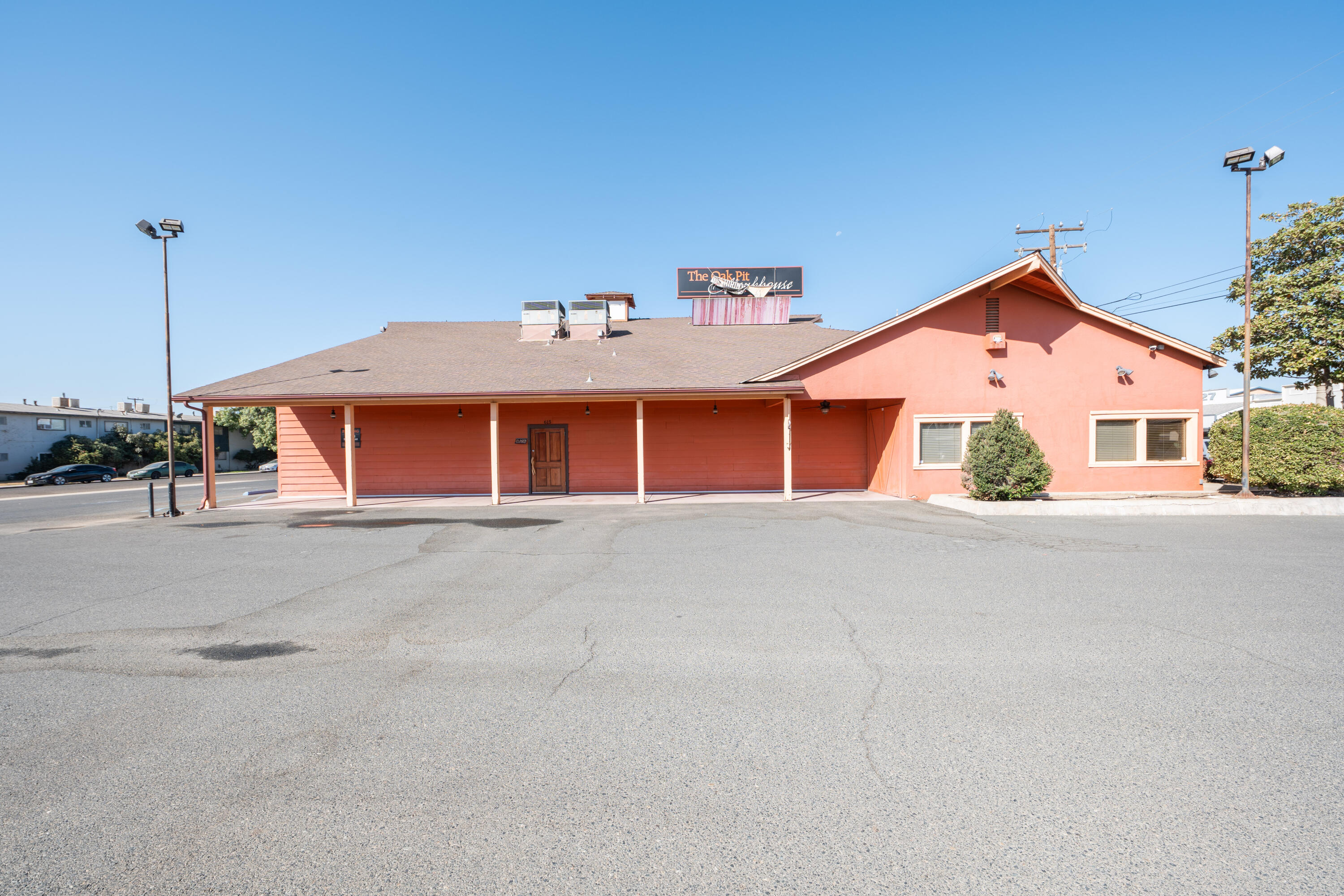 615 N Main St, Porterville, CA 93257
