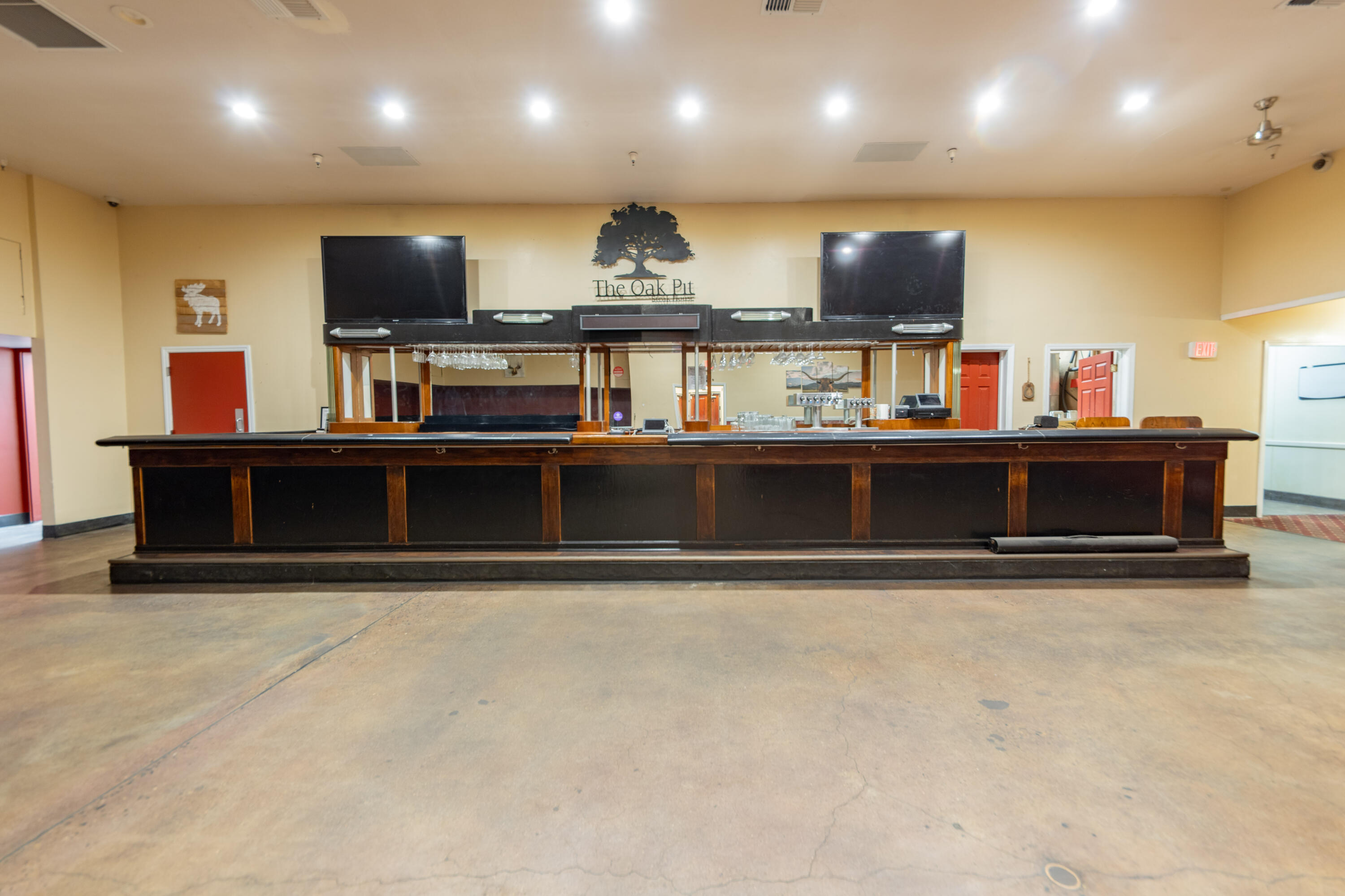 615 N Main St, Porterville, CA 93257