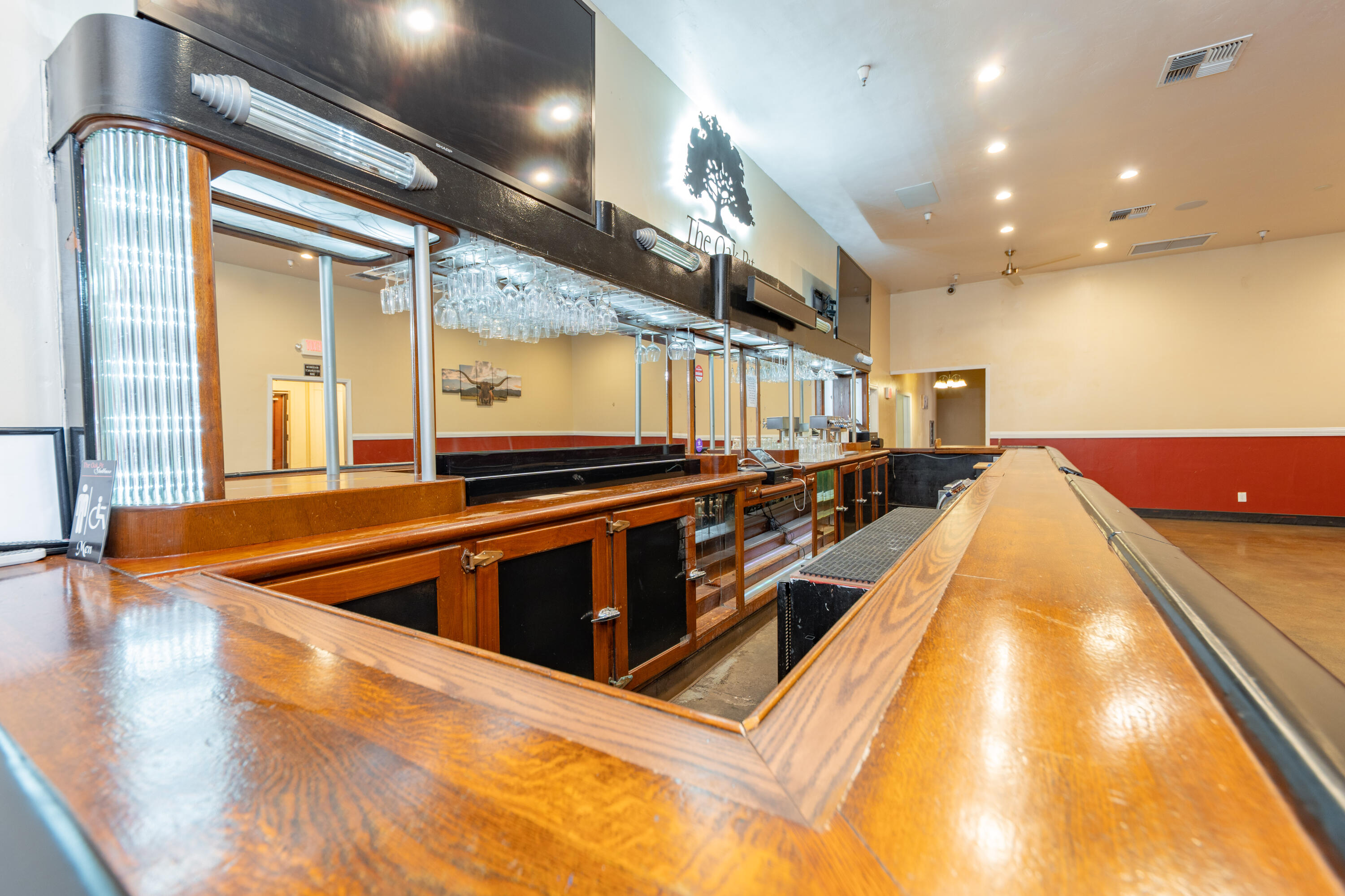 615 N Main St, Porterville, CA 93257